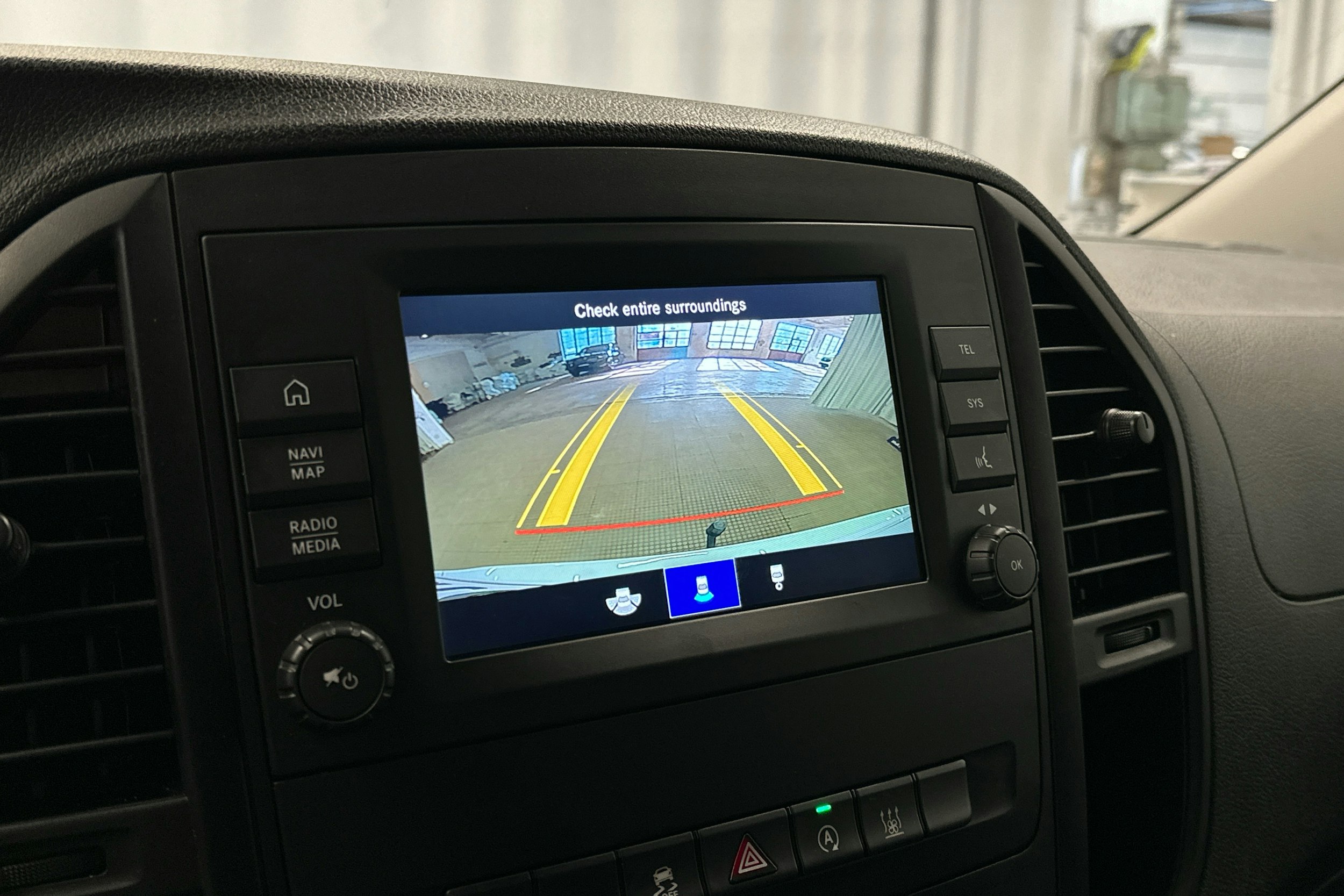 valkoinen Mercedes-Benz Vito 2020 kuva 15.
