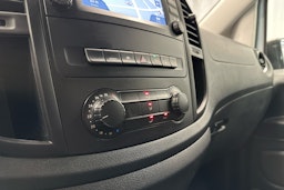 valkoinen Mercedes-Benz Vito 2020 kuva 16.