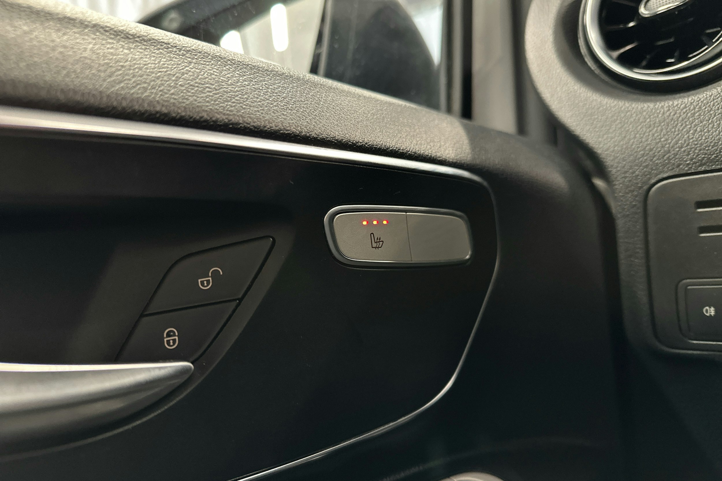 valkoinen Mercedes-Benz Vito 2020 kuva 17.