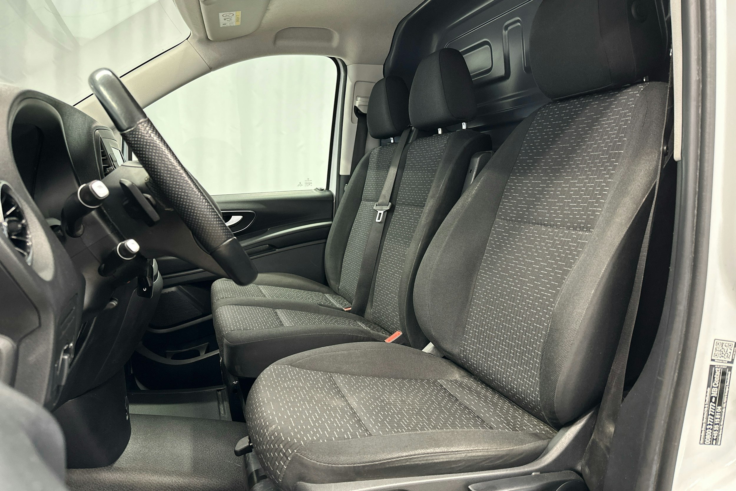valkoinen Mercedes-Benz Vito 2020 kuva 18.