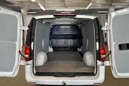 valkoinen Mercedes-Benz Vito 2020 kuva 19.