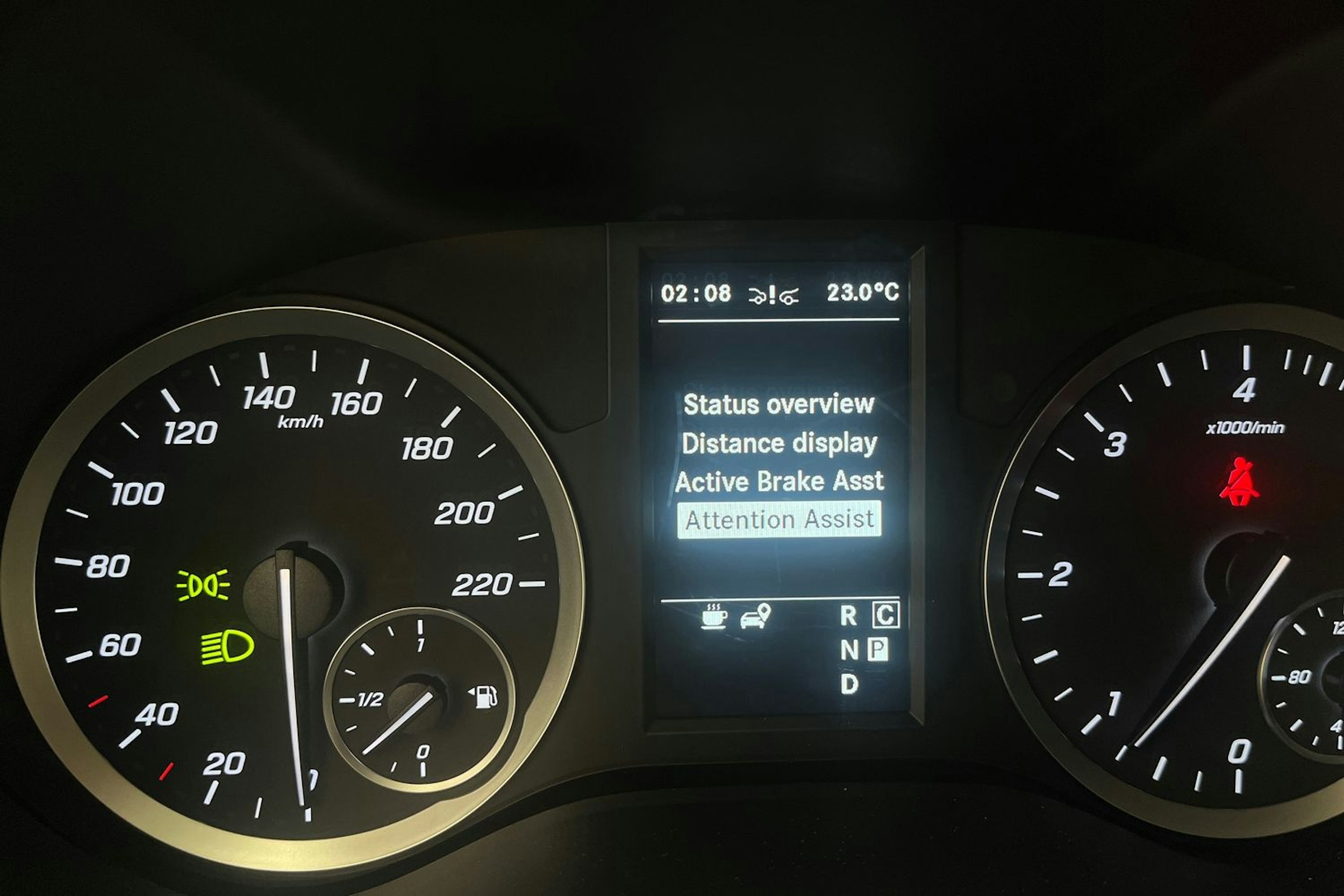 valkoinen Mercedes-Benz Vito 2020 kuva 22.