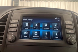 valkoinen Mercedes-Benz Vito 2020 kuva 28.