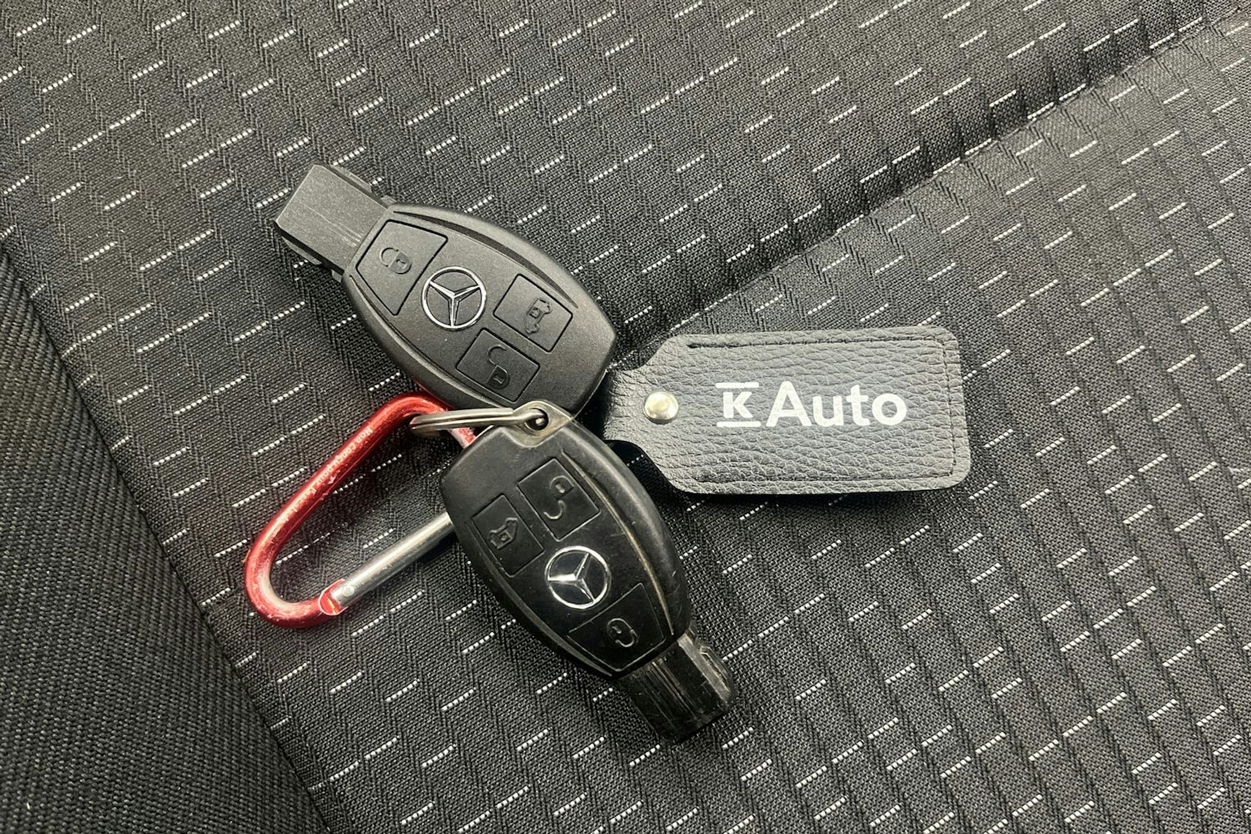 valkoinen Mercedes-Benz Vito 2020 kuva 31.