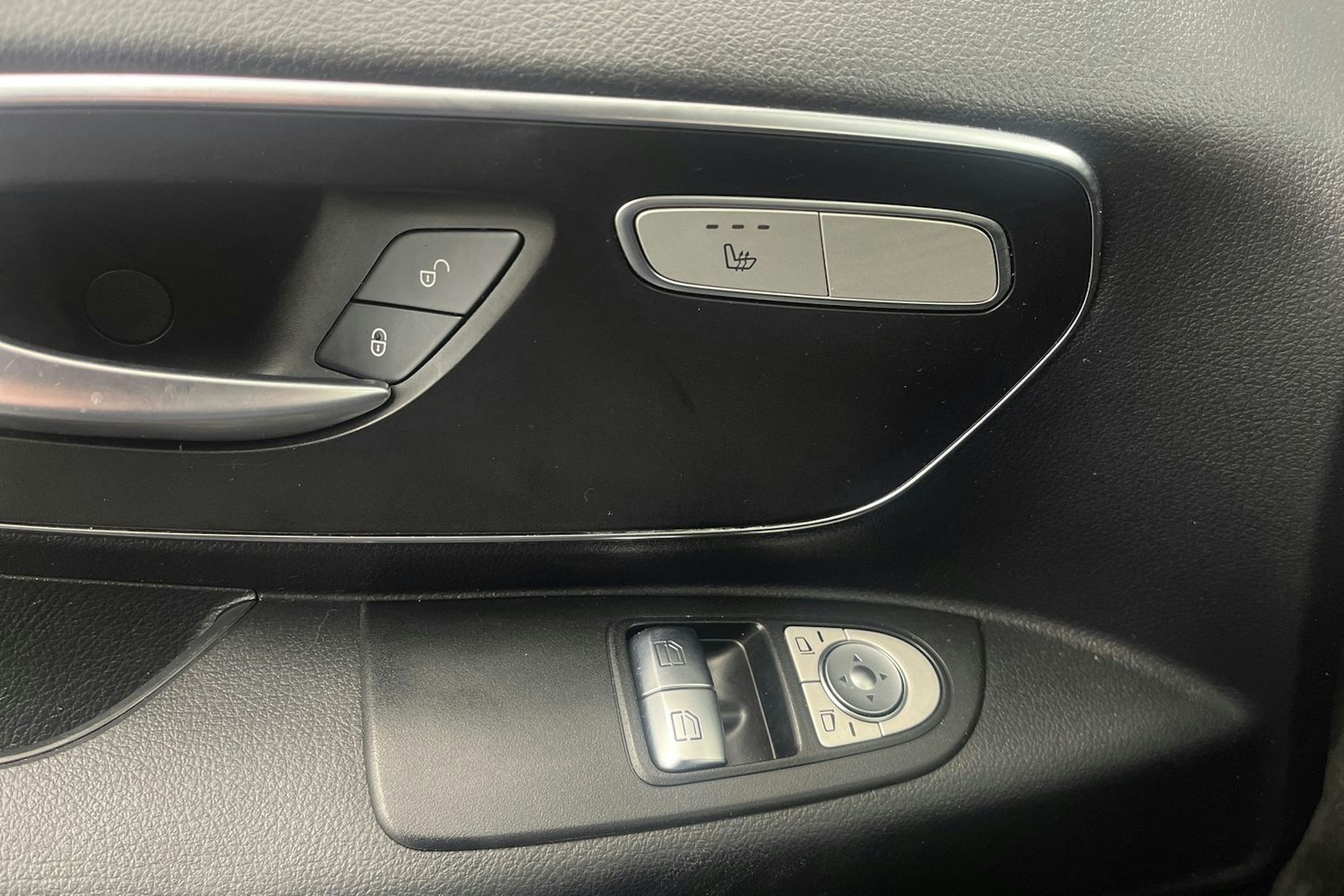 valkoinen Mercedes-Benz Vito 2020 kuva 32.