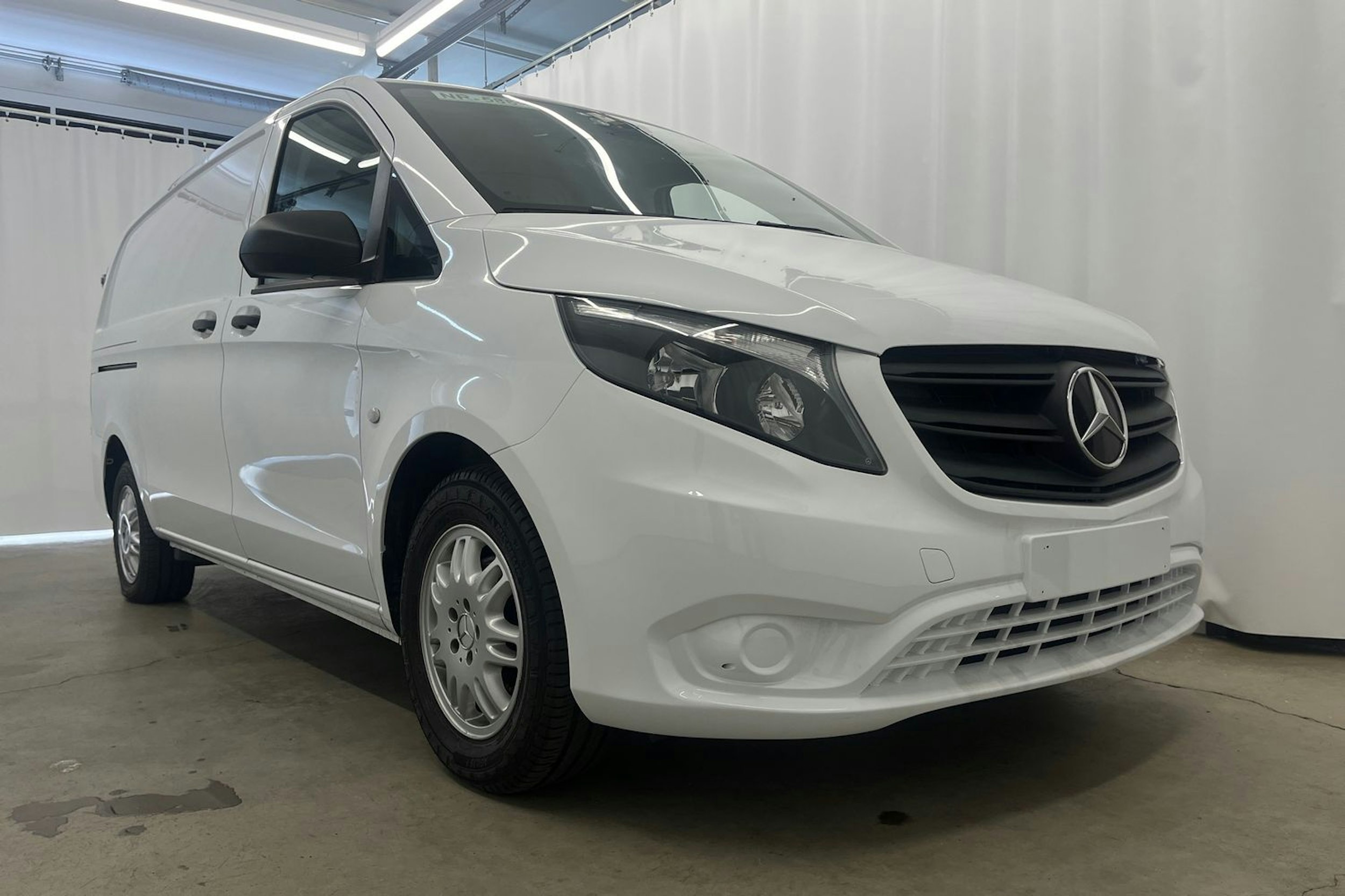 valkoinen Mercedes-Benz Vito 2020 kuva 33.
