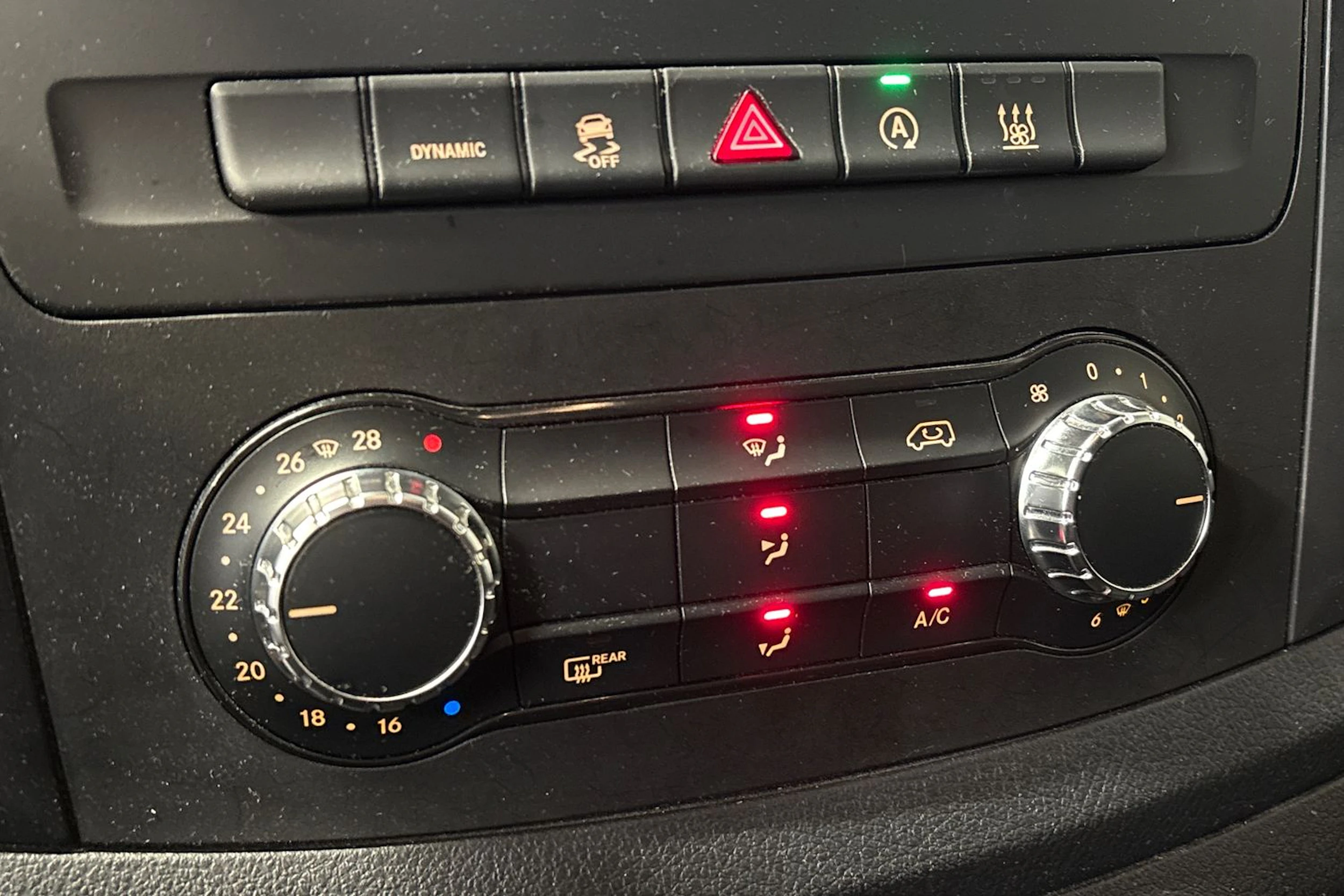 Musta Mercedes-Benz VITO 2020 kuva 19.