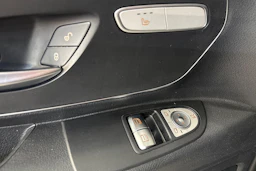 Musta Mercedes-Benz VITO 2020 kuva 24.