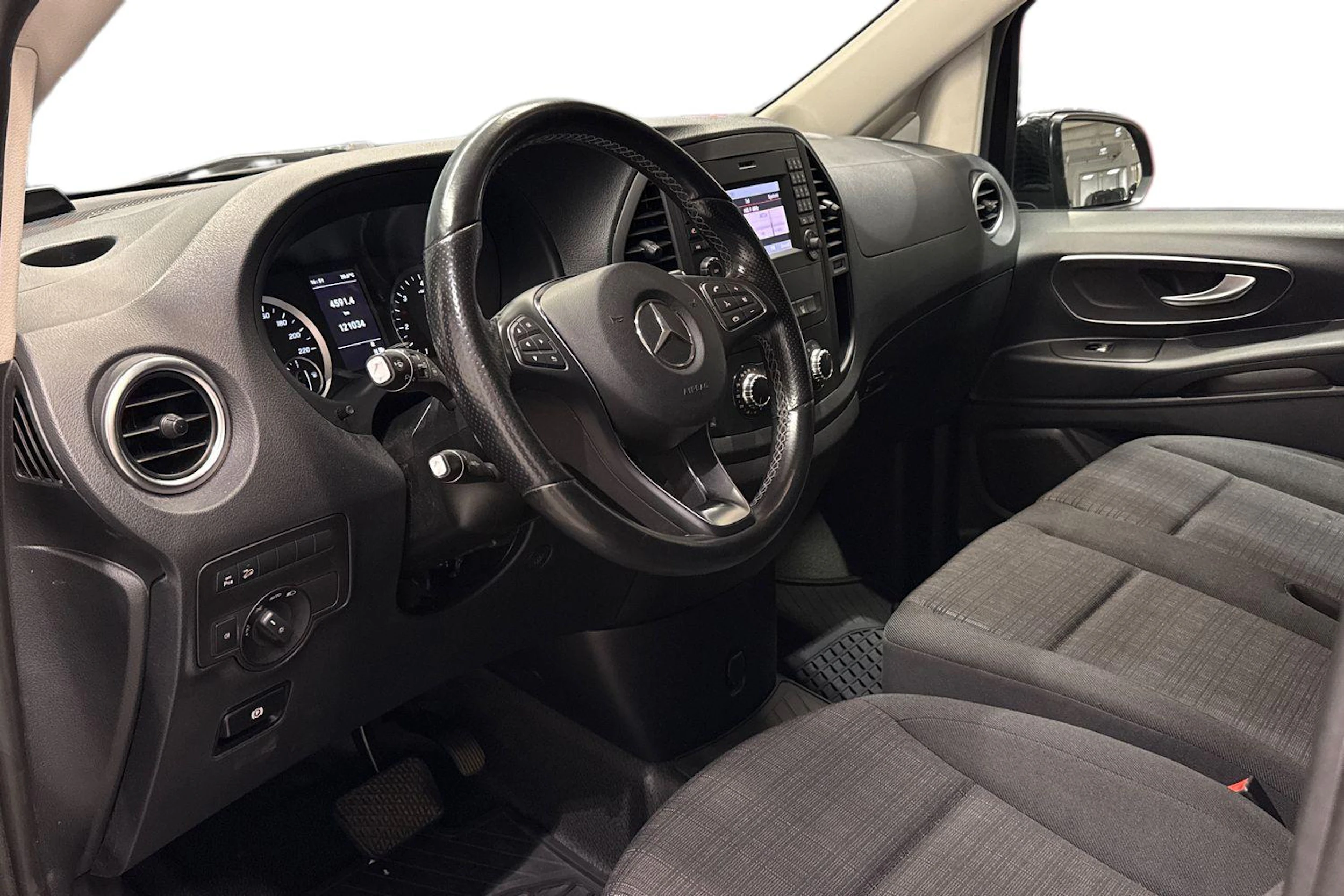 harmaa Mercedes-Benz Vito 2020 kuva 8.