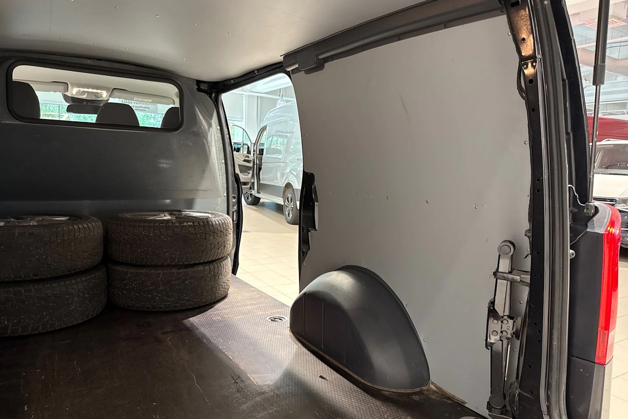 harmaa Mercedes-Benz Vito 2020 kuva 17.