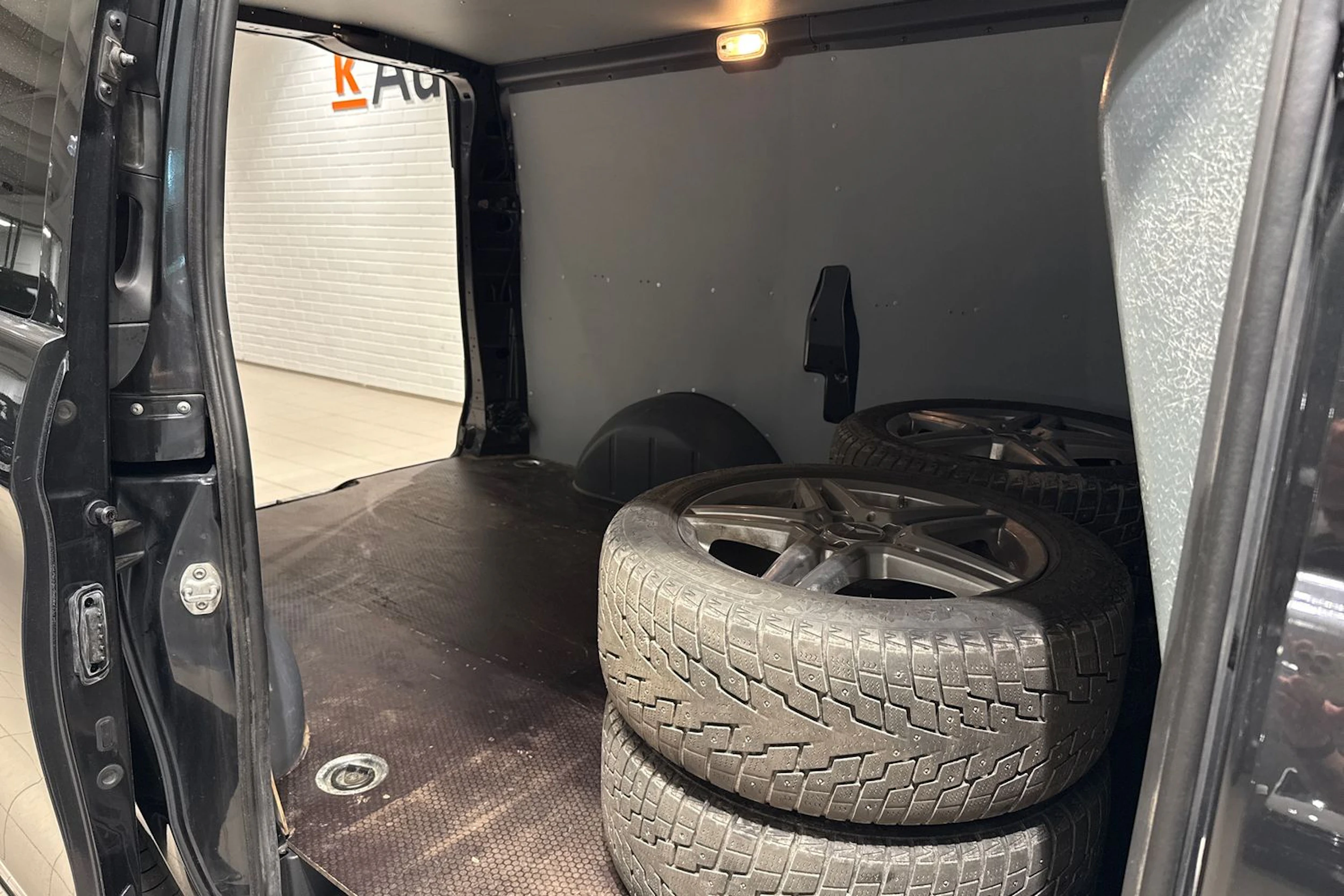 harmaa Mercedes-Benz Vito 2020 kuva 19.