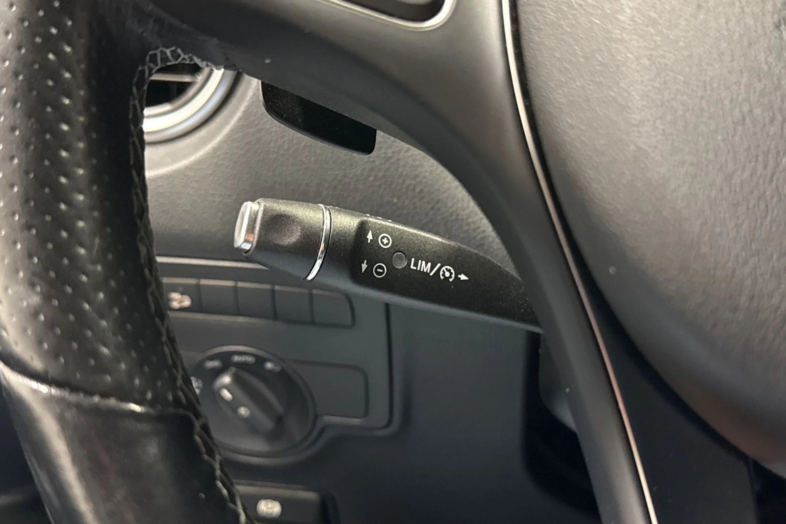 harmaa Mercedes-Benz Vito 2020 kuva 22.