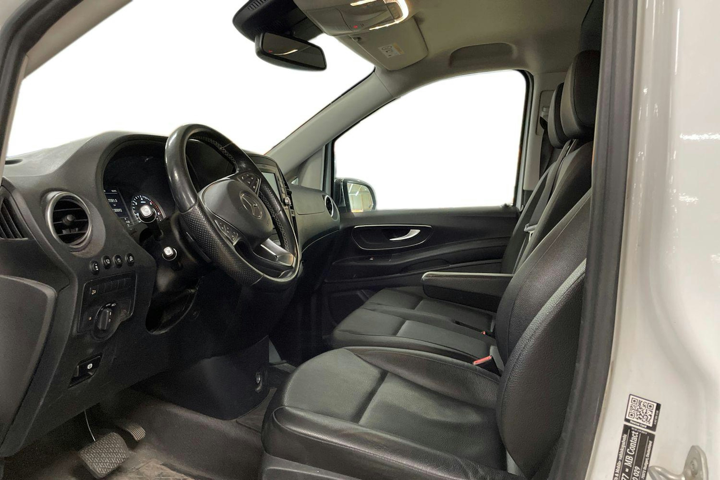 valkoinen Mercedes-Benz Vito 2020 kuva 3.