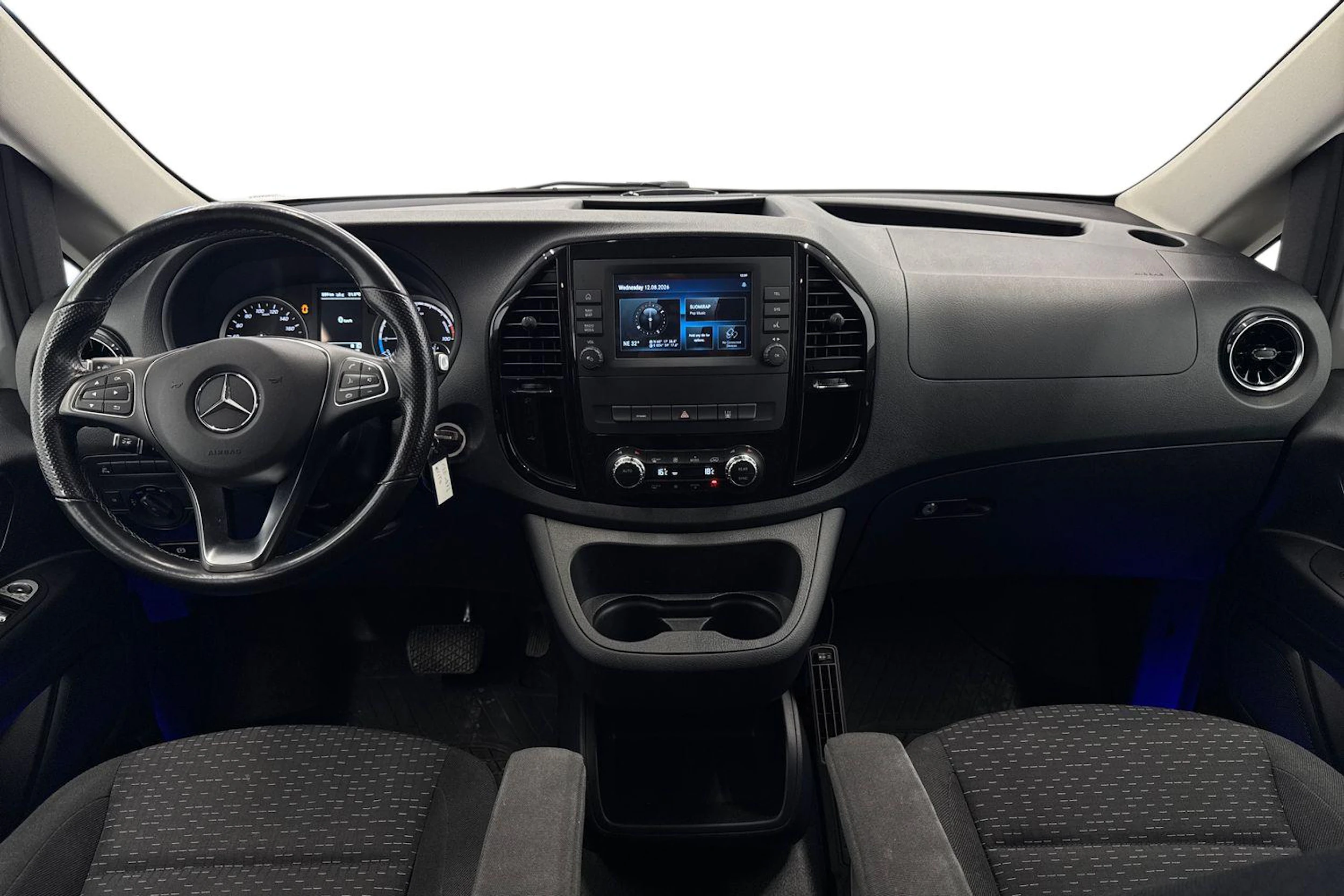 valkoinen Mercedes-Benz Vito 2020 kuva 7.