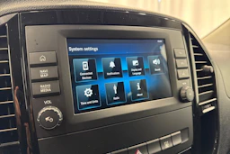 valkoinen Mercedes-Benz Vito 2020 kuva 16.