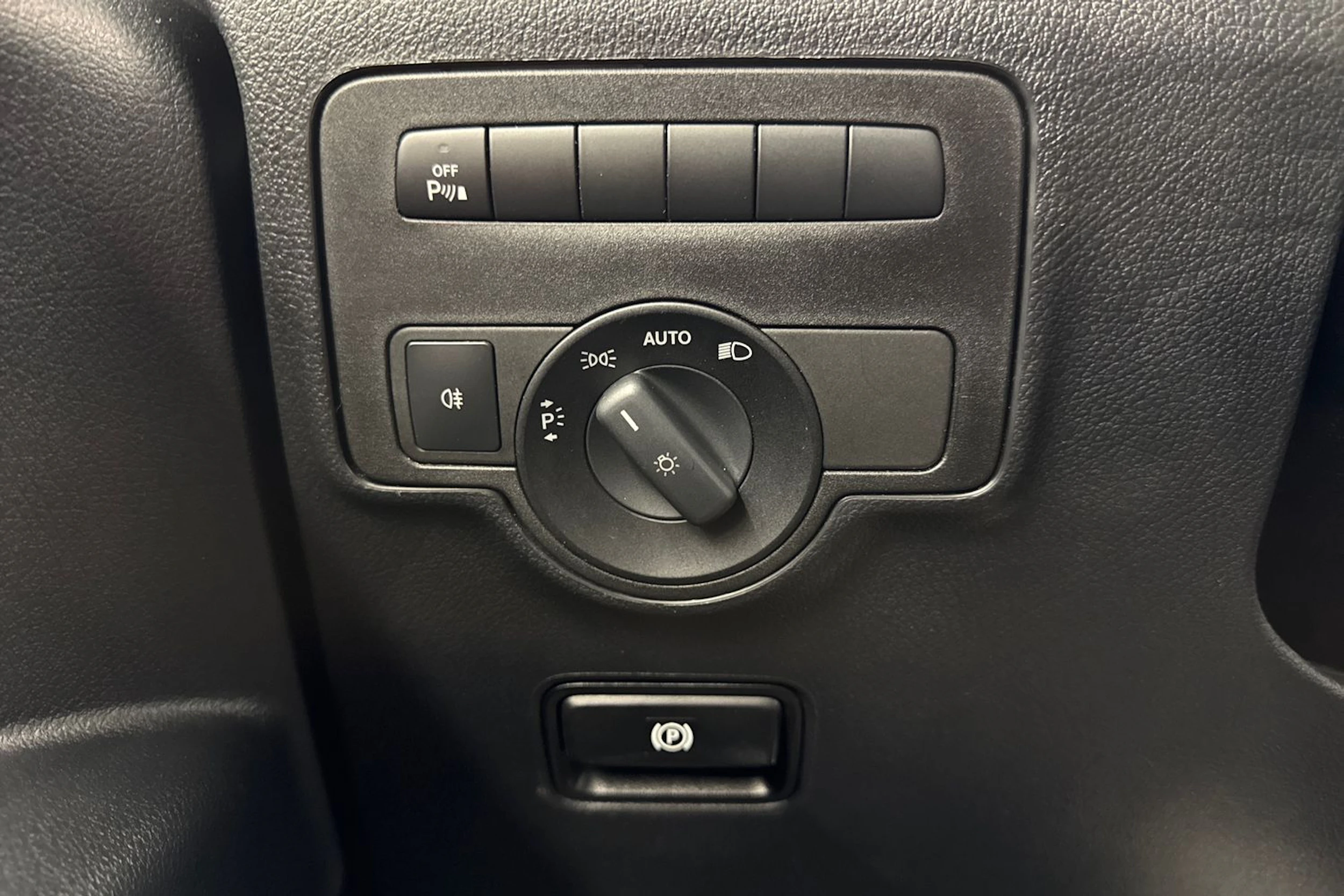 valkoinen Mercedes-Benz Vito 2020 kuva 19.