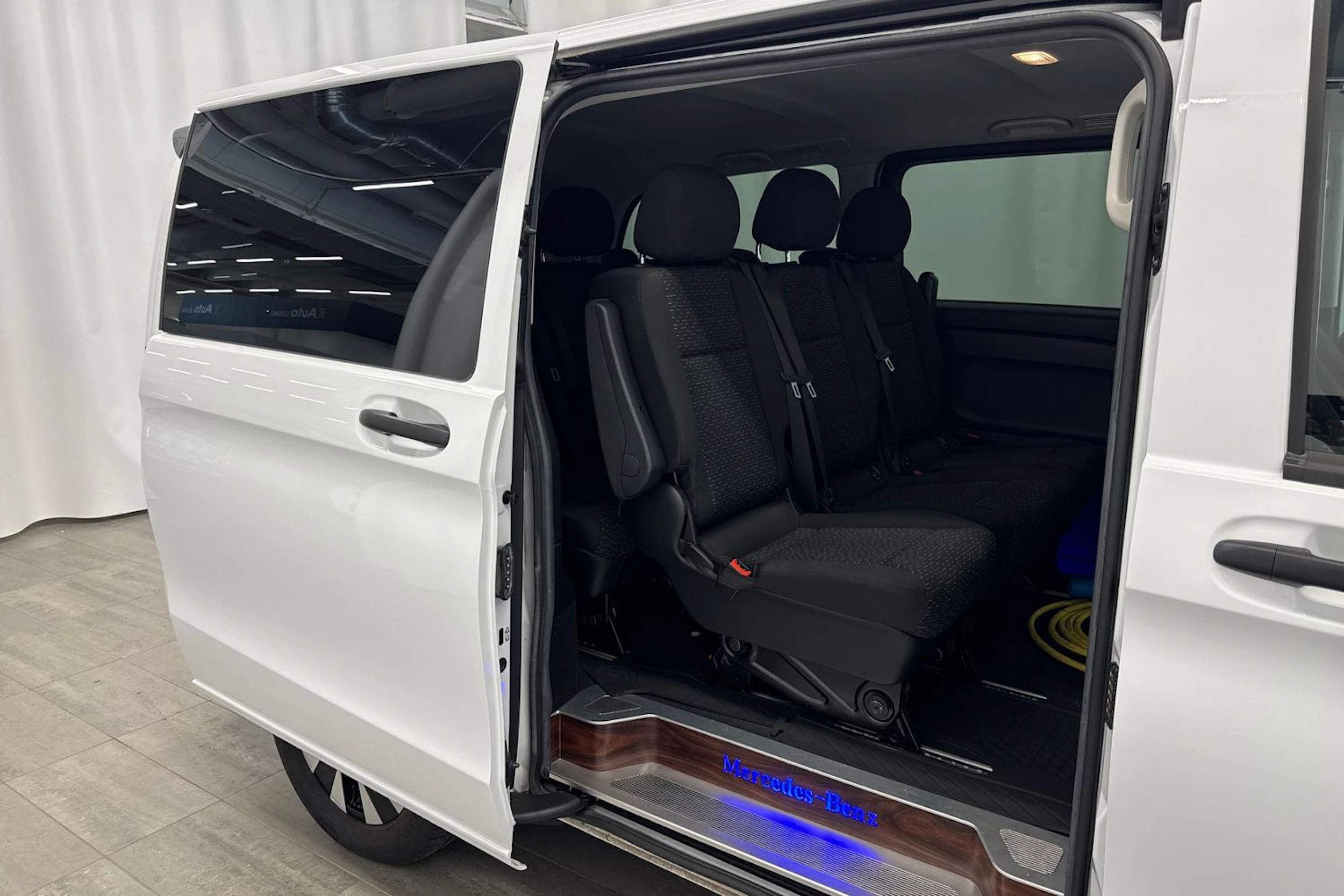 valkoinen Mercedes-Benz Vito 2020 kuva 22.