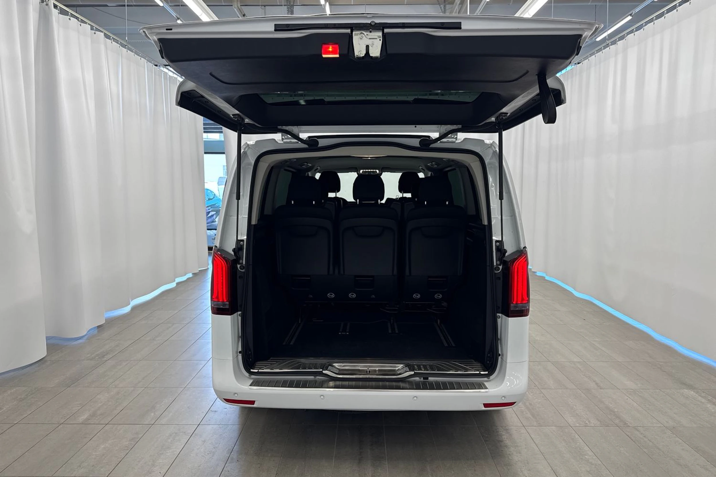 valkoinen Mercedes-Benz Vito 2020 kuva 25.
