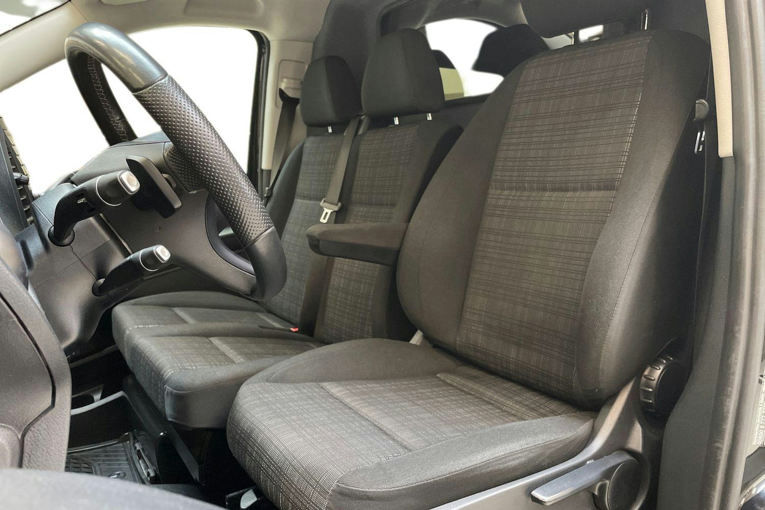 musta Mercedes-Benz Vito 2020 kuva 9.