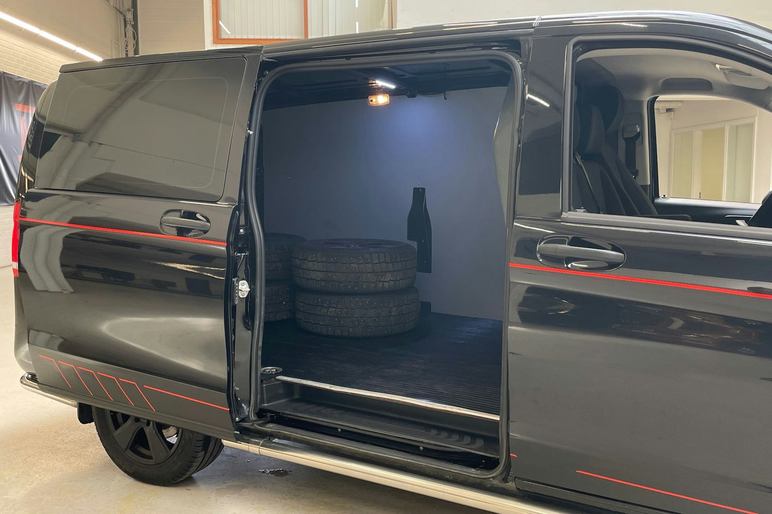 musta Mercedes-Benz Vito 2020 kuva 13.