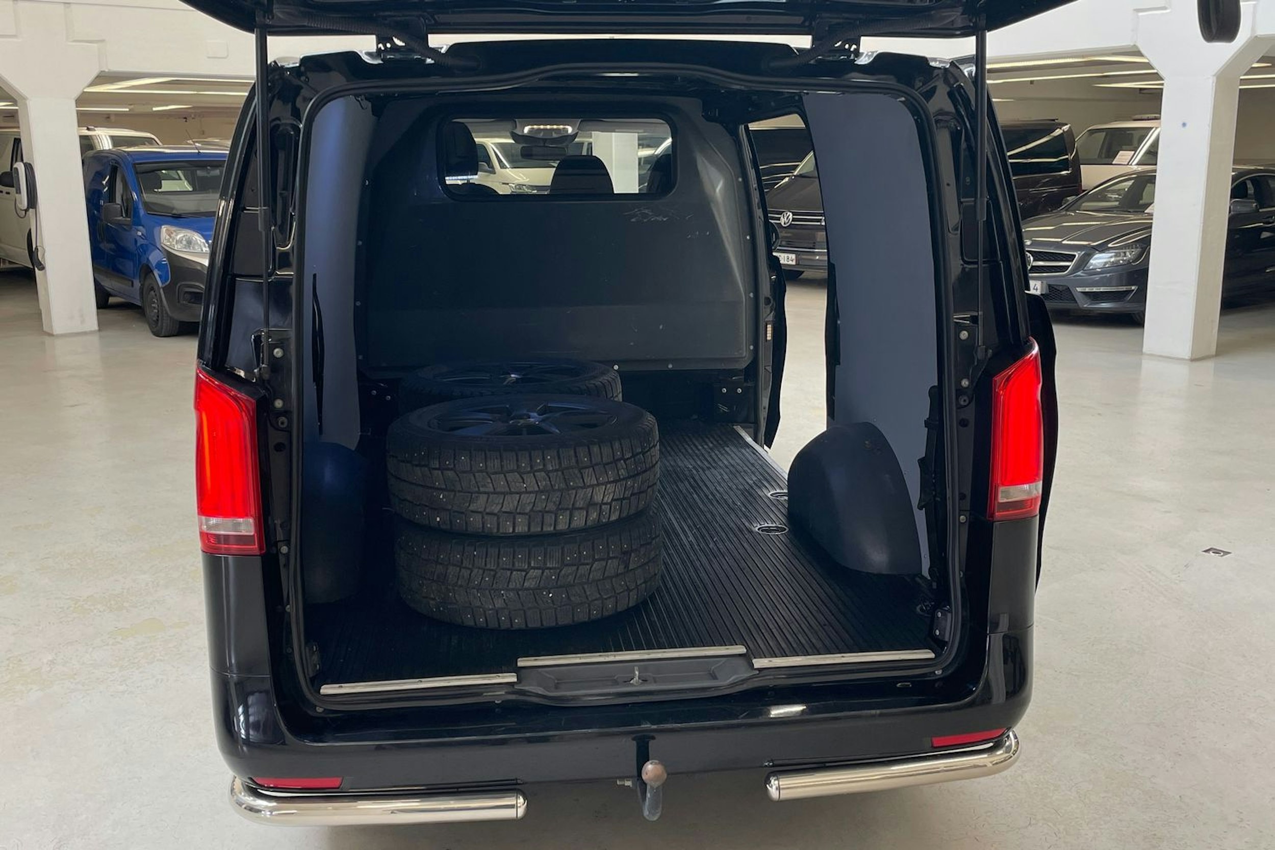 musta Mercedes-Benz Vito 2020 kuva 14.