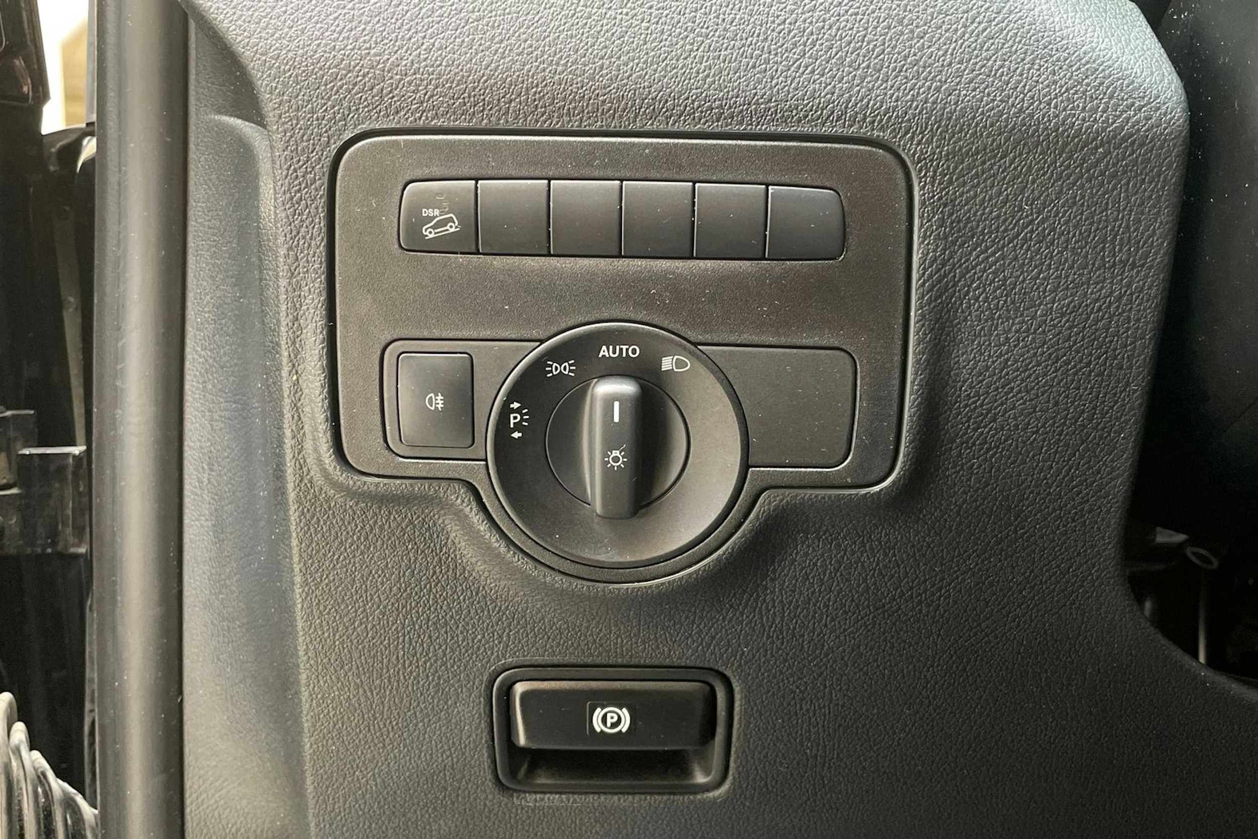 musta Mercedes-Benz Vito 2020 kuva 16.