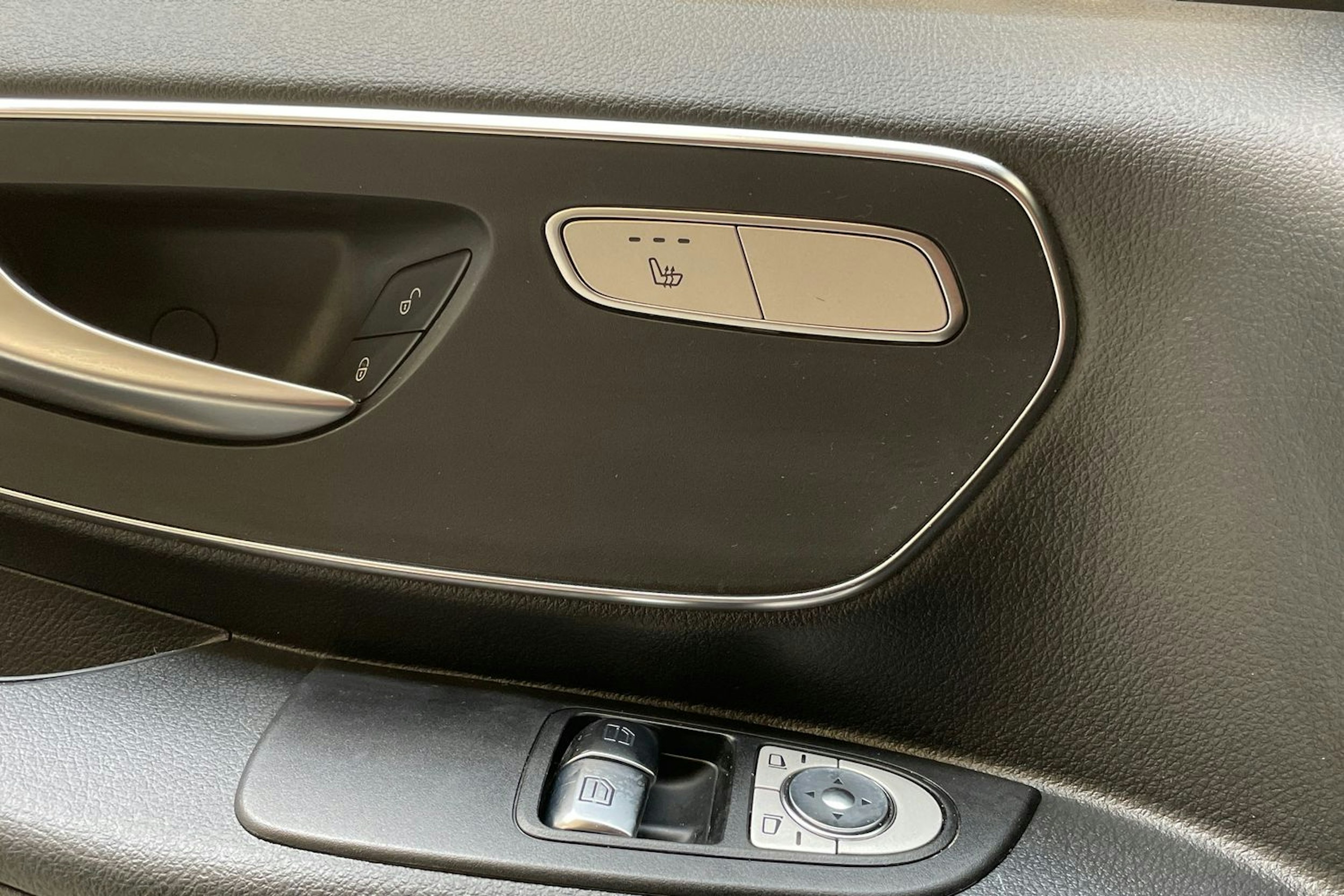 musta Mercedes-Benz Vito 2020 kuva 23.