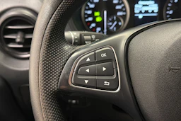 valkoinen Mercedes-Benz Vito 2020 kuva 17.