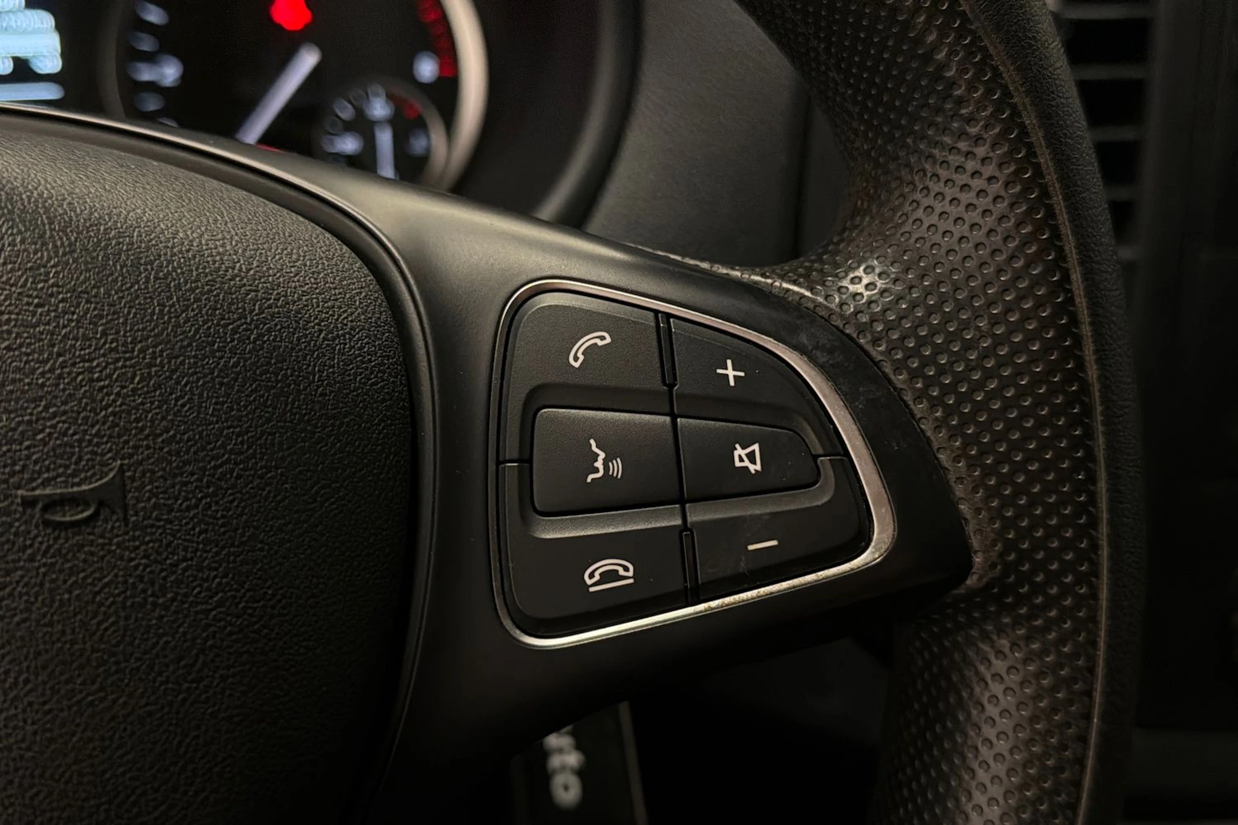 valkoinen Mercedes-Benz Vito 2020 kuva 18.