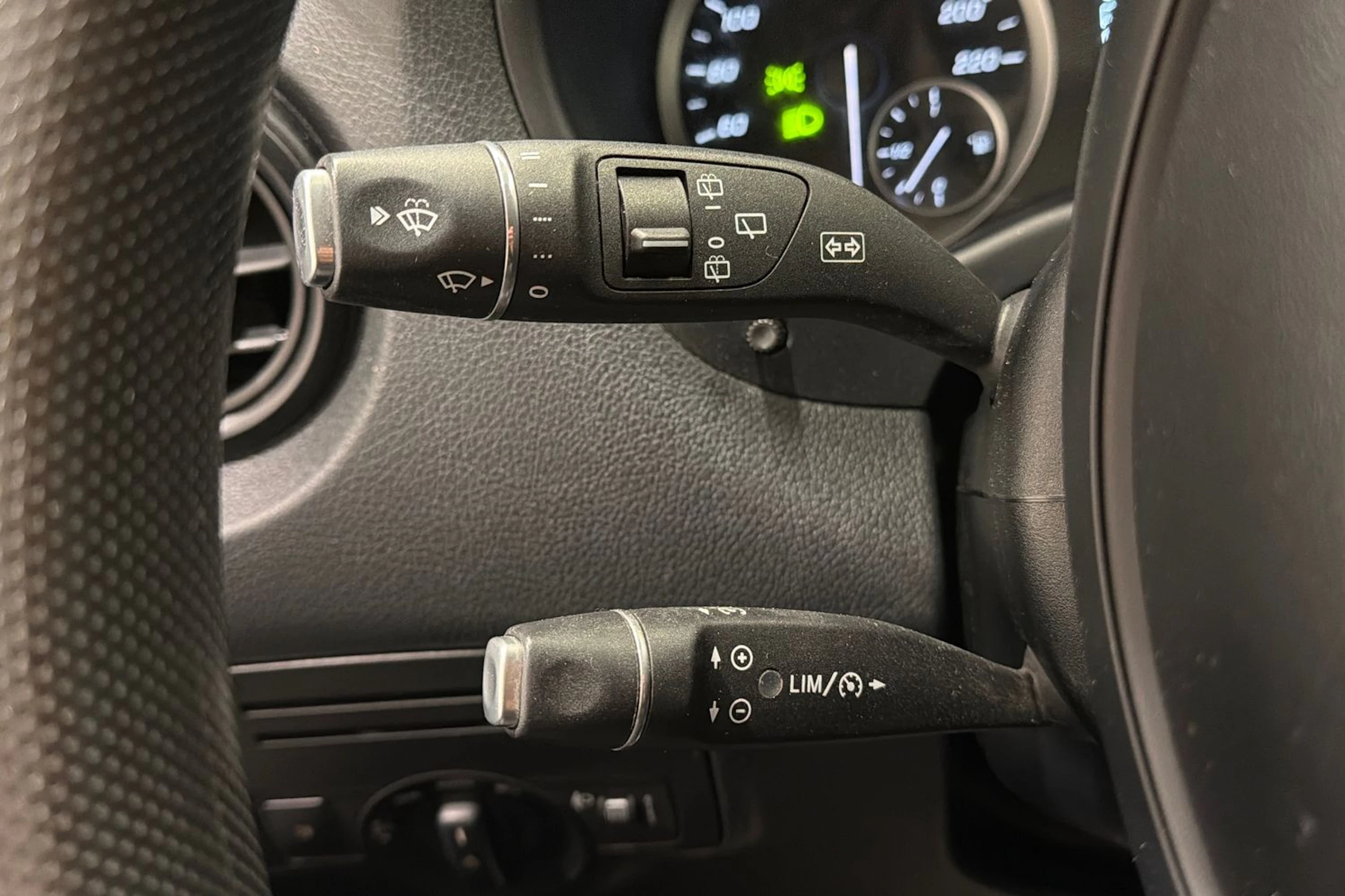 valkoinen Mercedes-Benz Vito 2020 kuva 20.