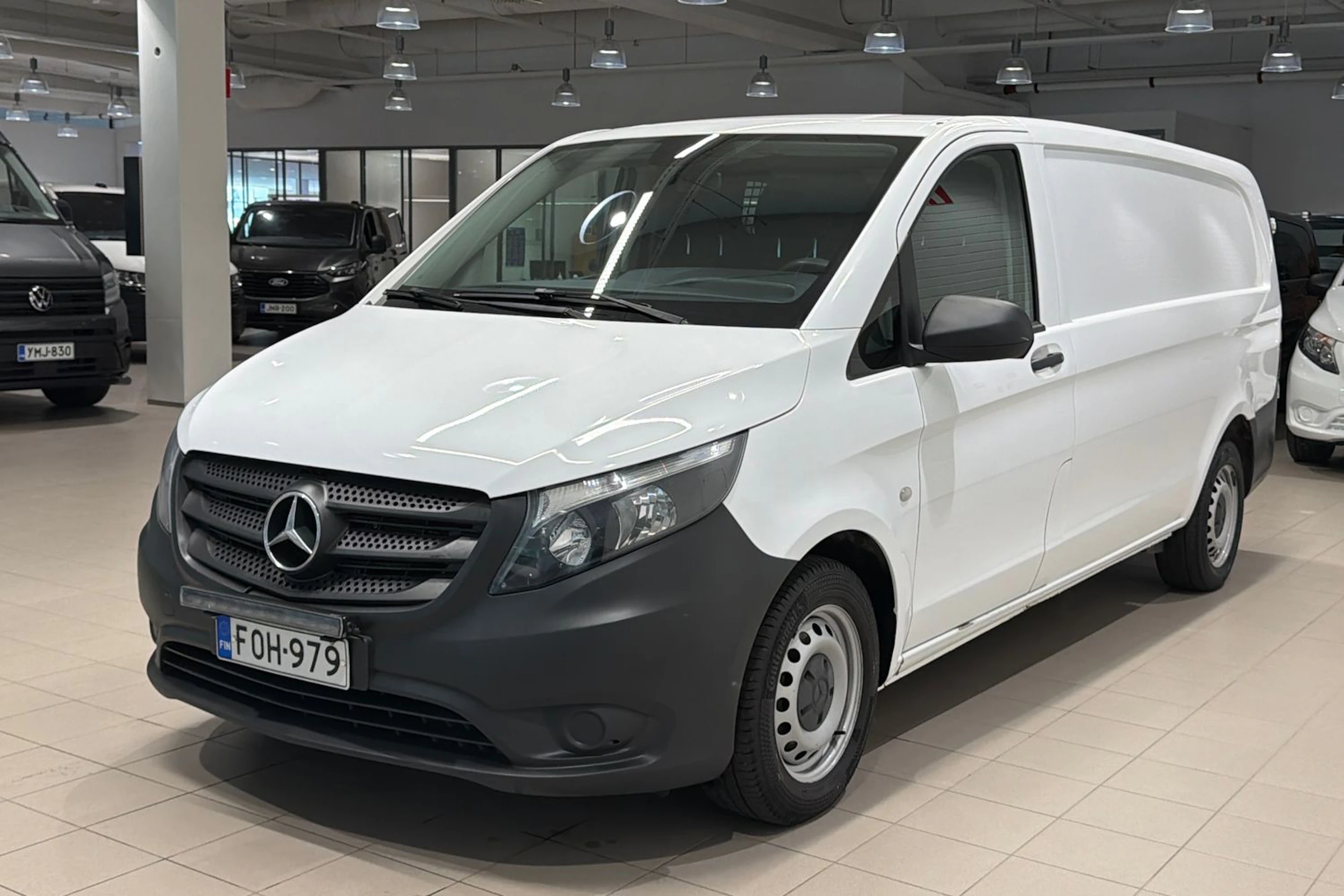 valkoinen Mercedes-Benz Vito 2020 kuva 24.