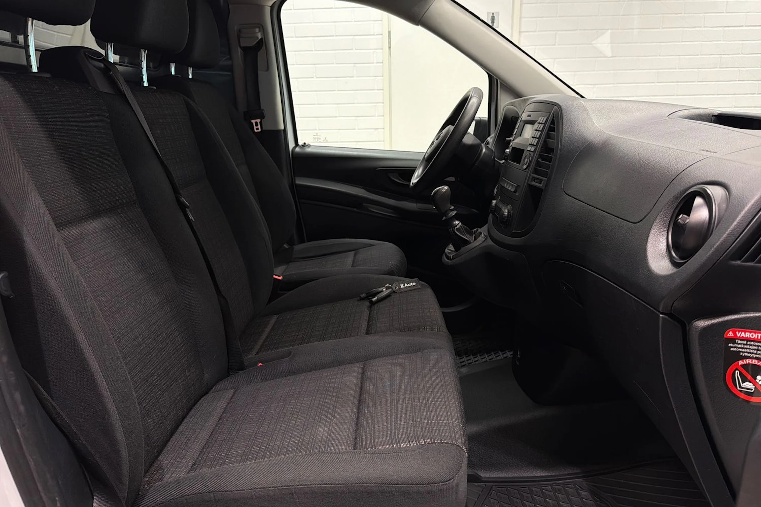 valkoinen Mercedes-Benz Vito 2020 kuva 25.