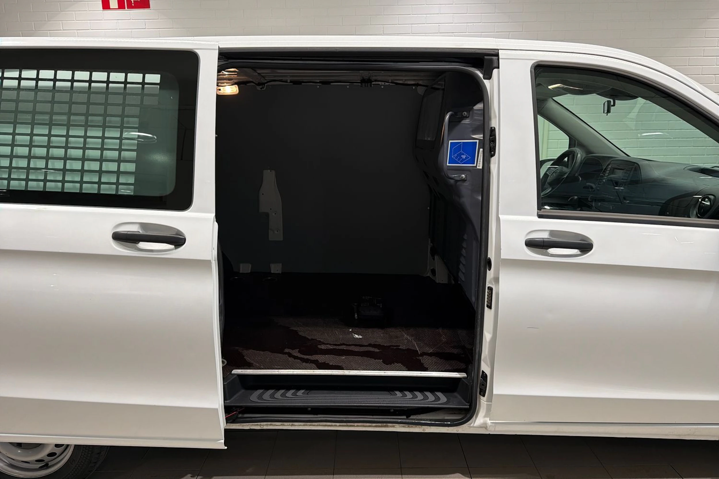 valkoinen Mercedes-Benz Vito 2020 kuva 26.