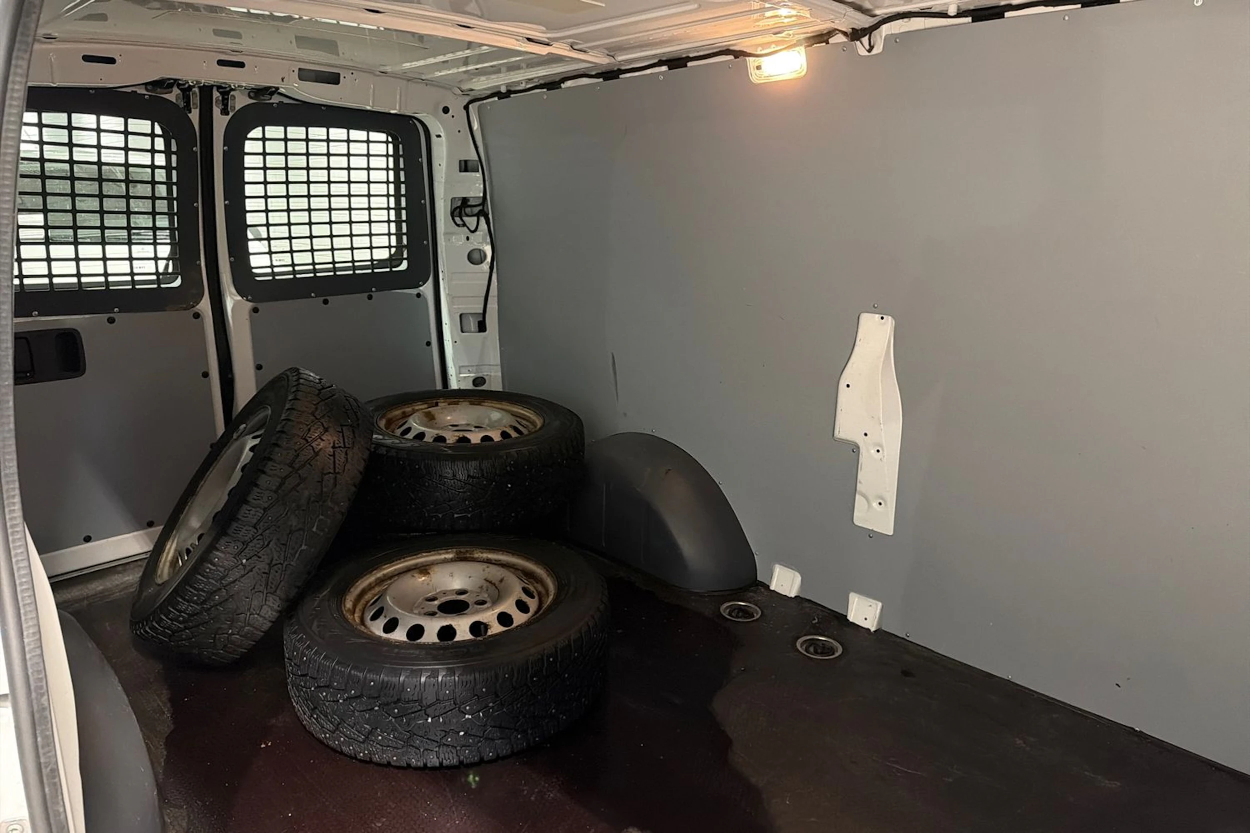 valkoinen Mercedes-Benz Vito 2020 kuva 27.