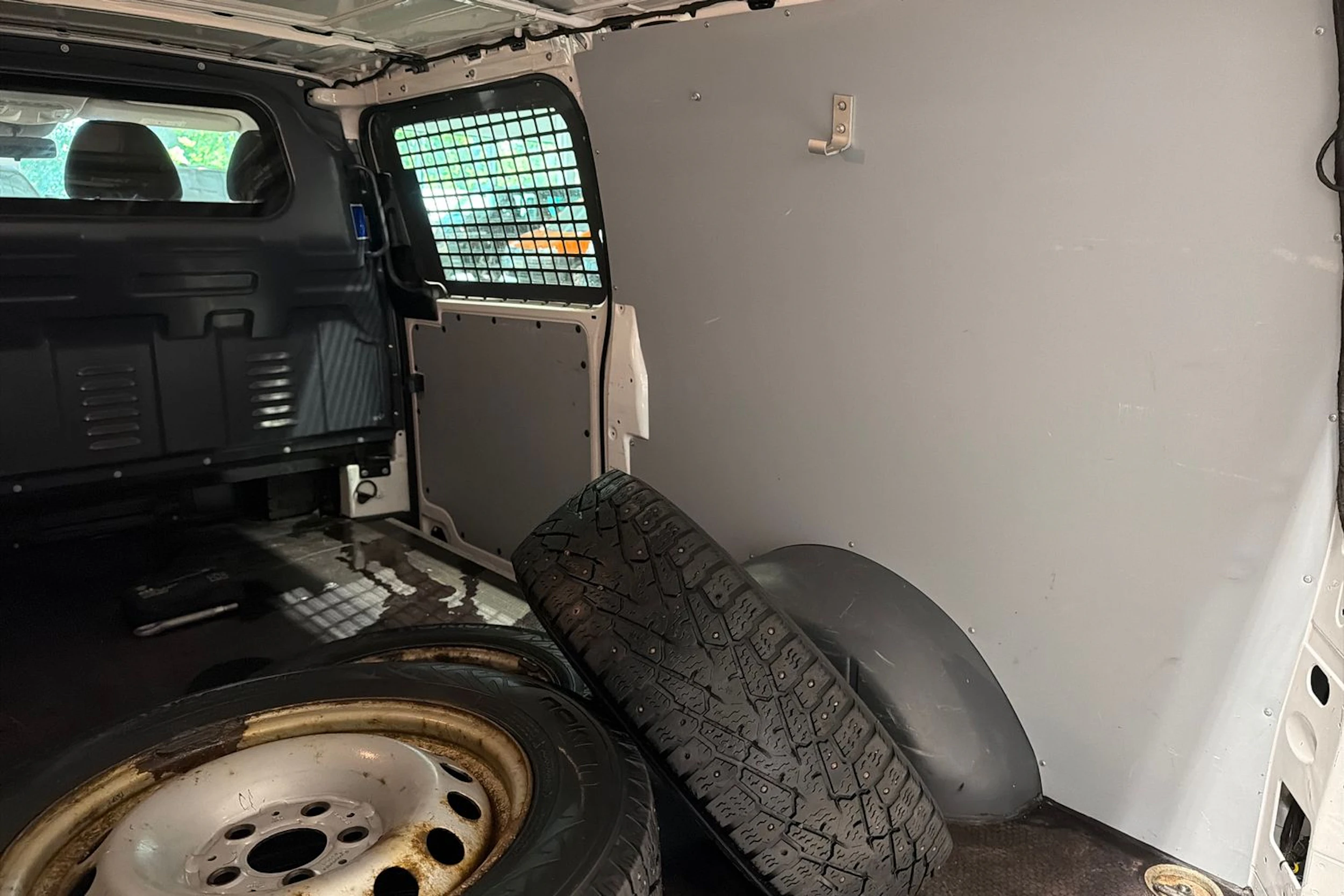 valkoinen Mercedes-Benz Vito 2020 kuva 30.