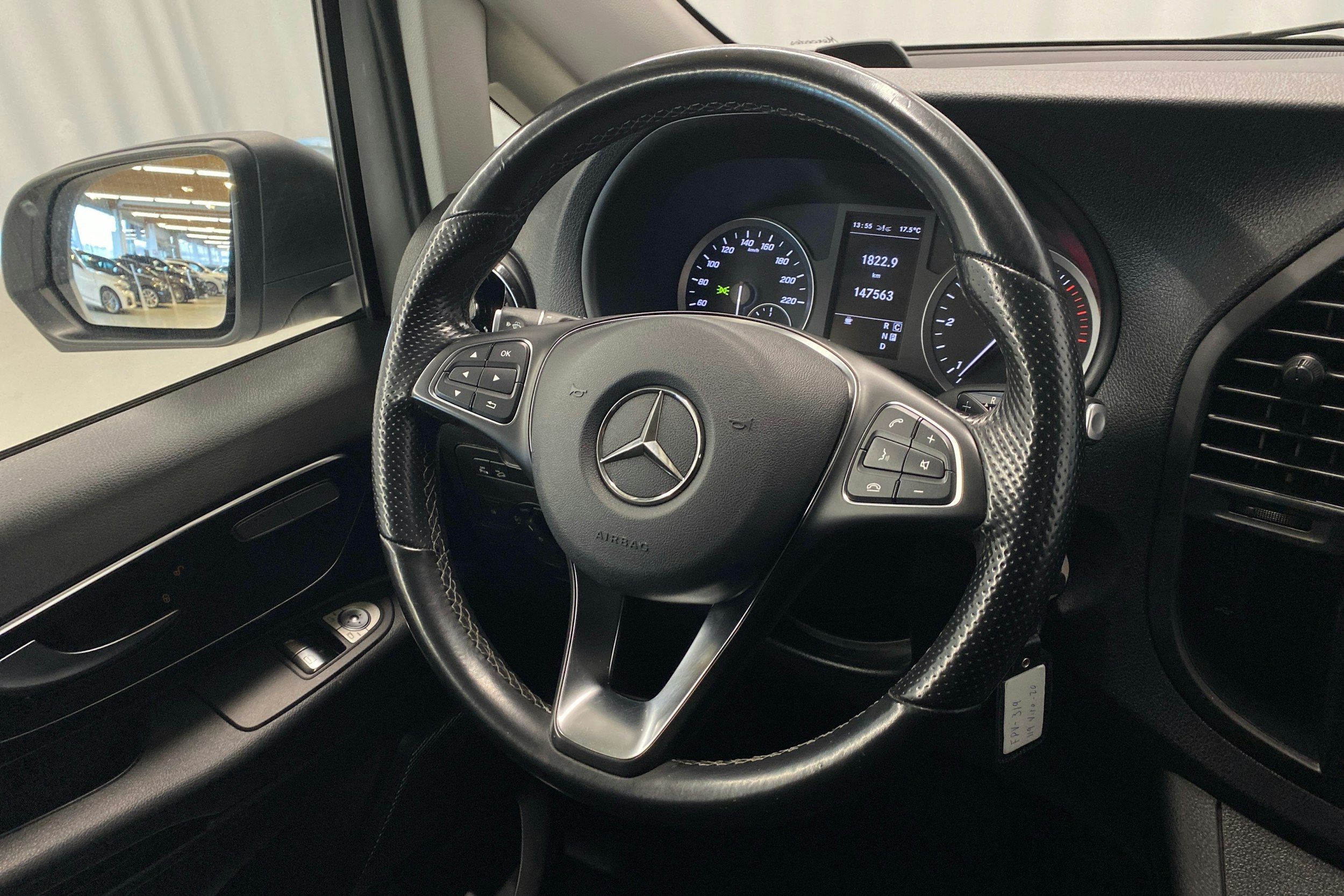 valkoinen Mercedes-Benz Vito 2020 kuva 10.