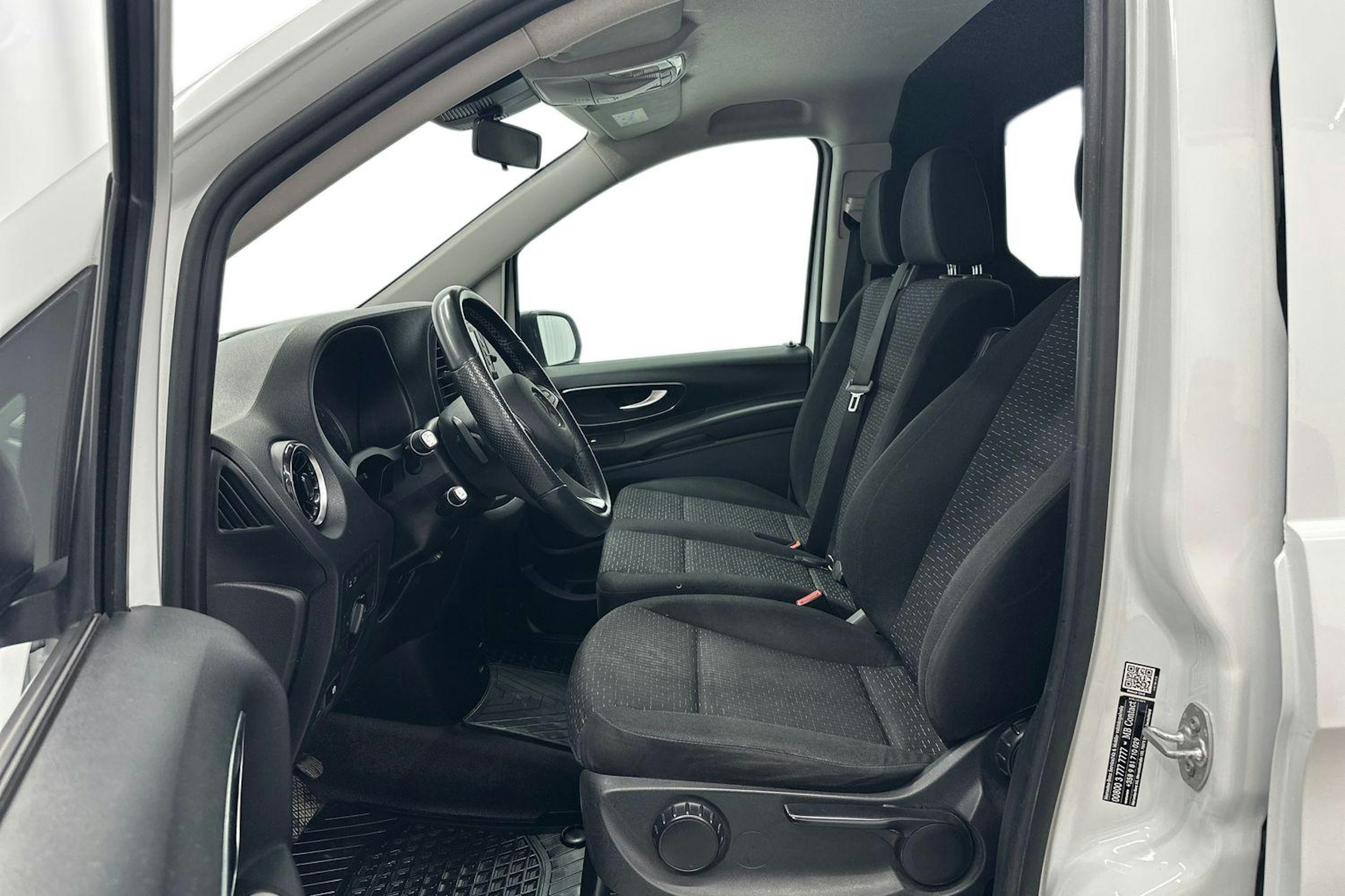 valkoinen Mercedes-Benz Vito 2020 kuva 8.