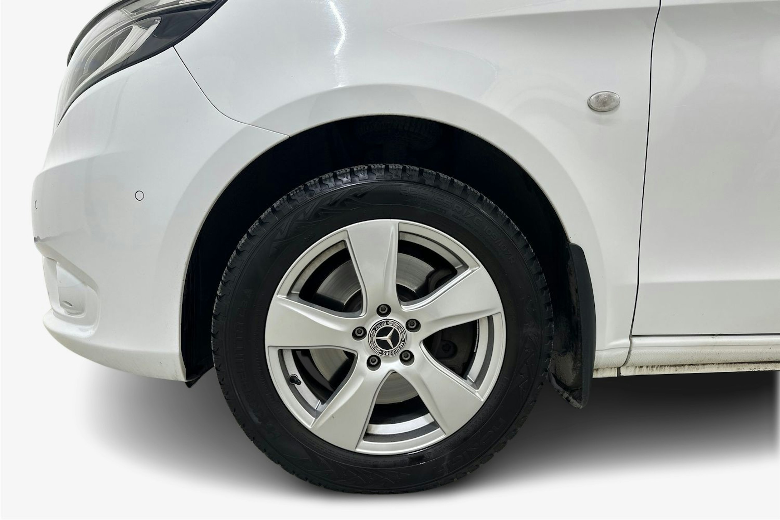 valkoinen Mercedes-Benz Vito 2020 kuva 11.