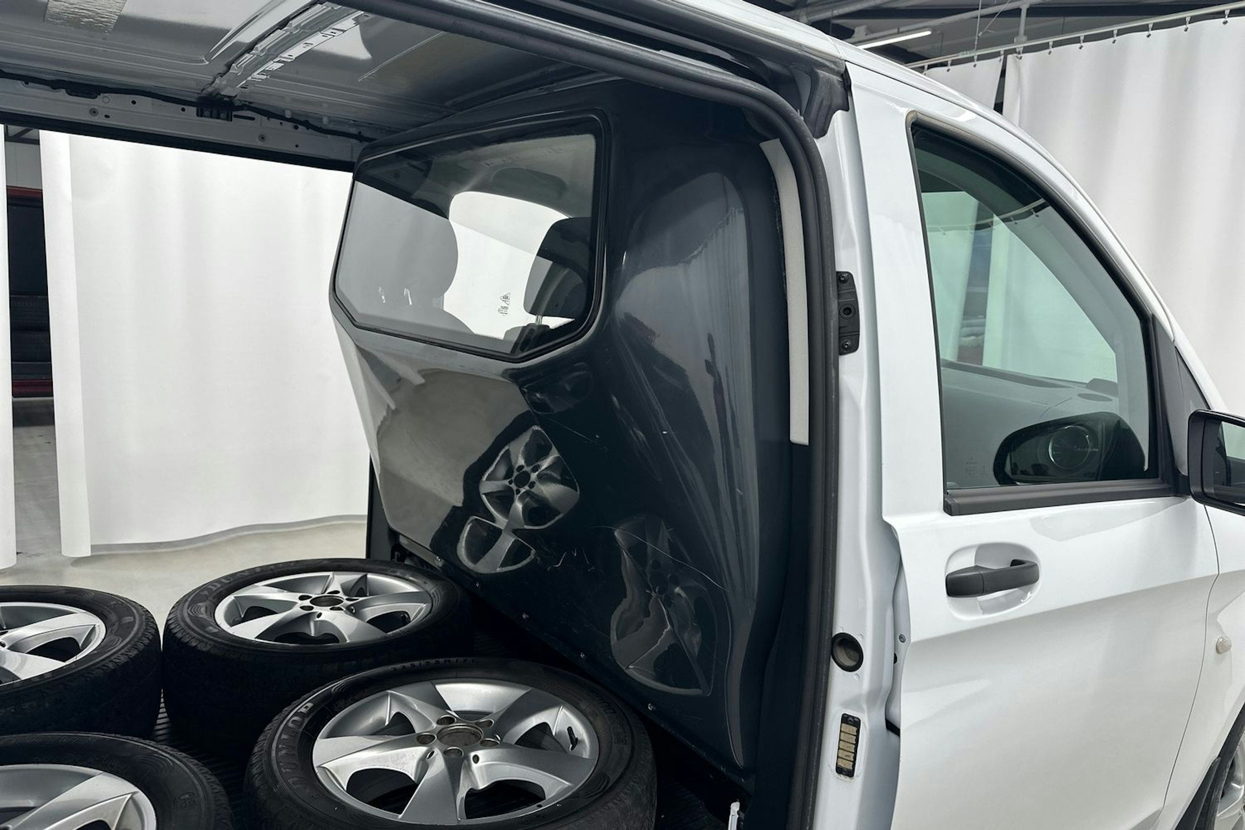 valkoinen Mercedes-Benz Vito 2020 kuva 15.