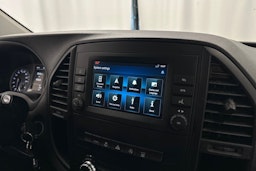 valkoinen Mercedes-Benz Vito 2020 kuva 17.