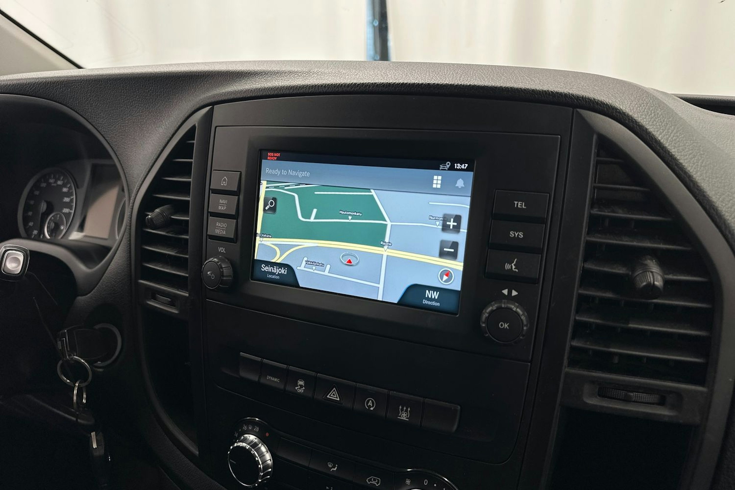 valkoinen Mercedes-Benz Vito 2020 kuva 18.