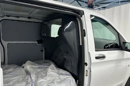 valkoinen Mercedes-Benz Vito 2020 kuva 28.