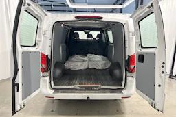 valkoinen Mercedes-Benz Vito 2020 kuva 29.