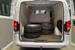 valkoinen Mercedes-Benz Vito 2020 kuva 16.