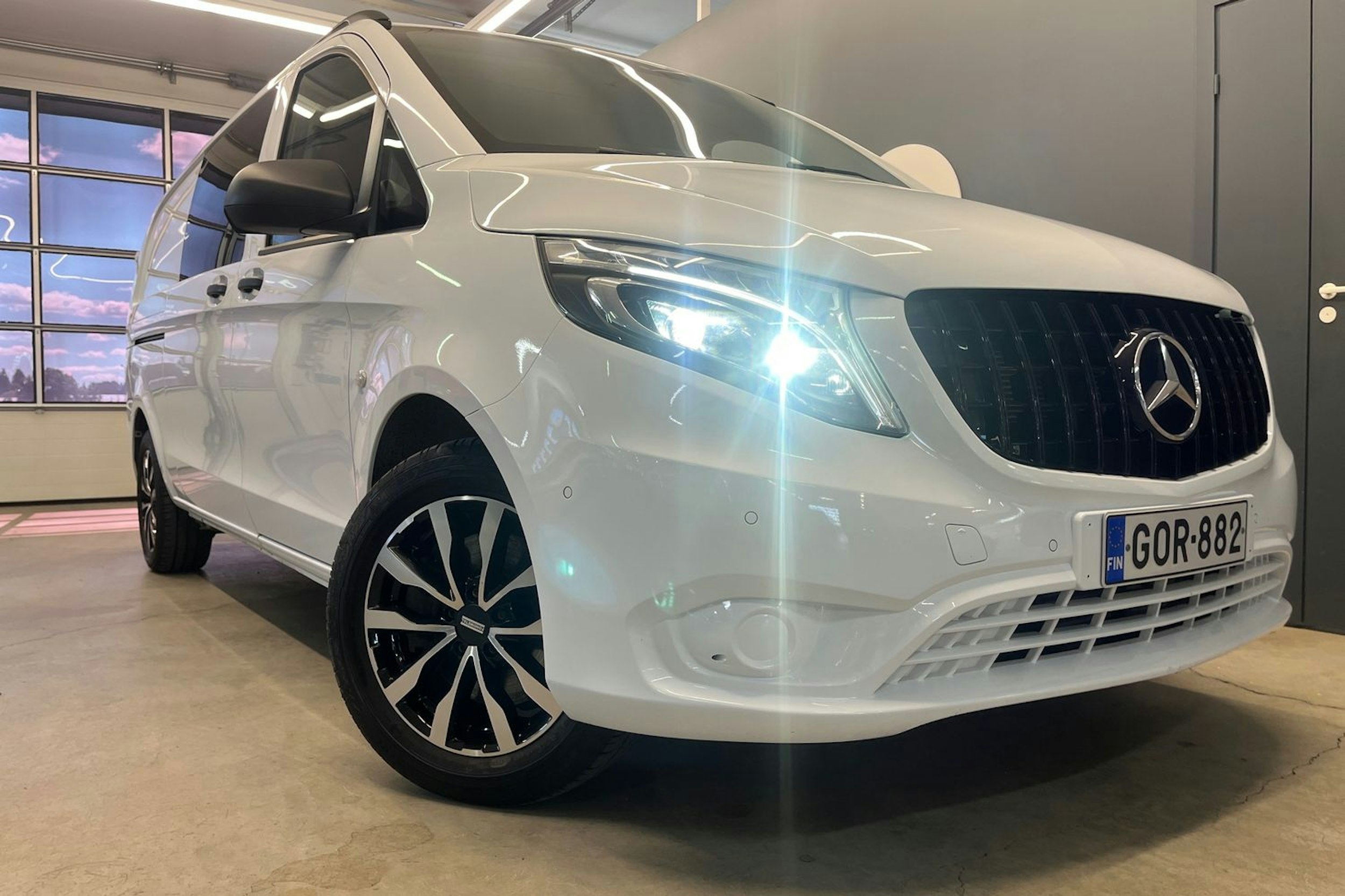 valkoinen Mercedes-Benz Vito 2020 kuva 19.