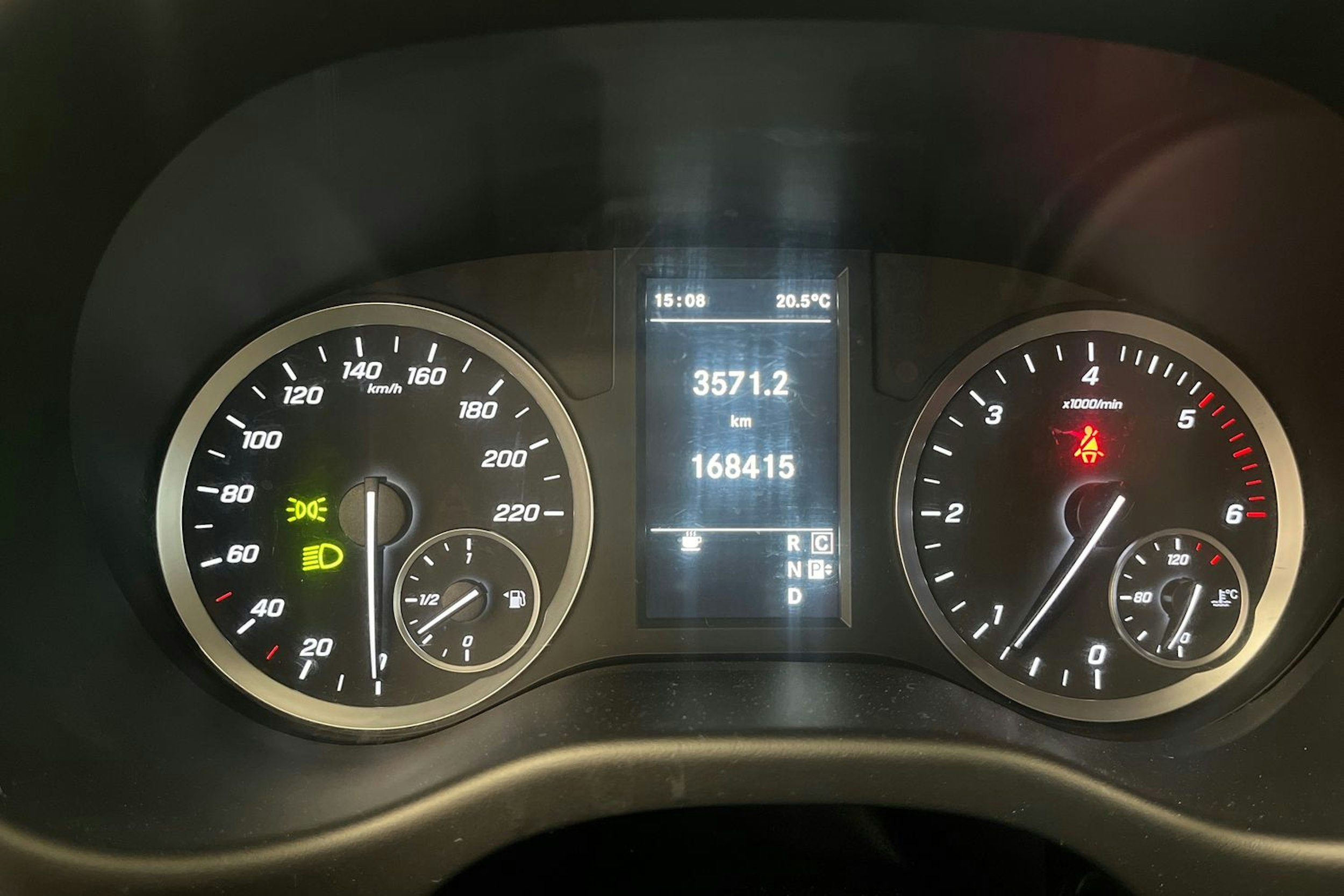 valkoinen Mercedes-Benz Vito 2020 kuva 20.