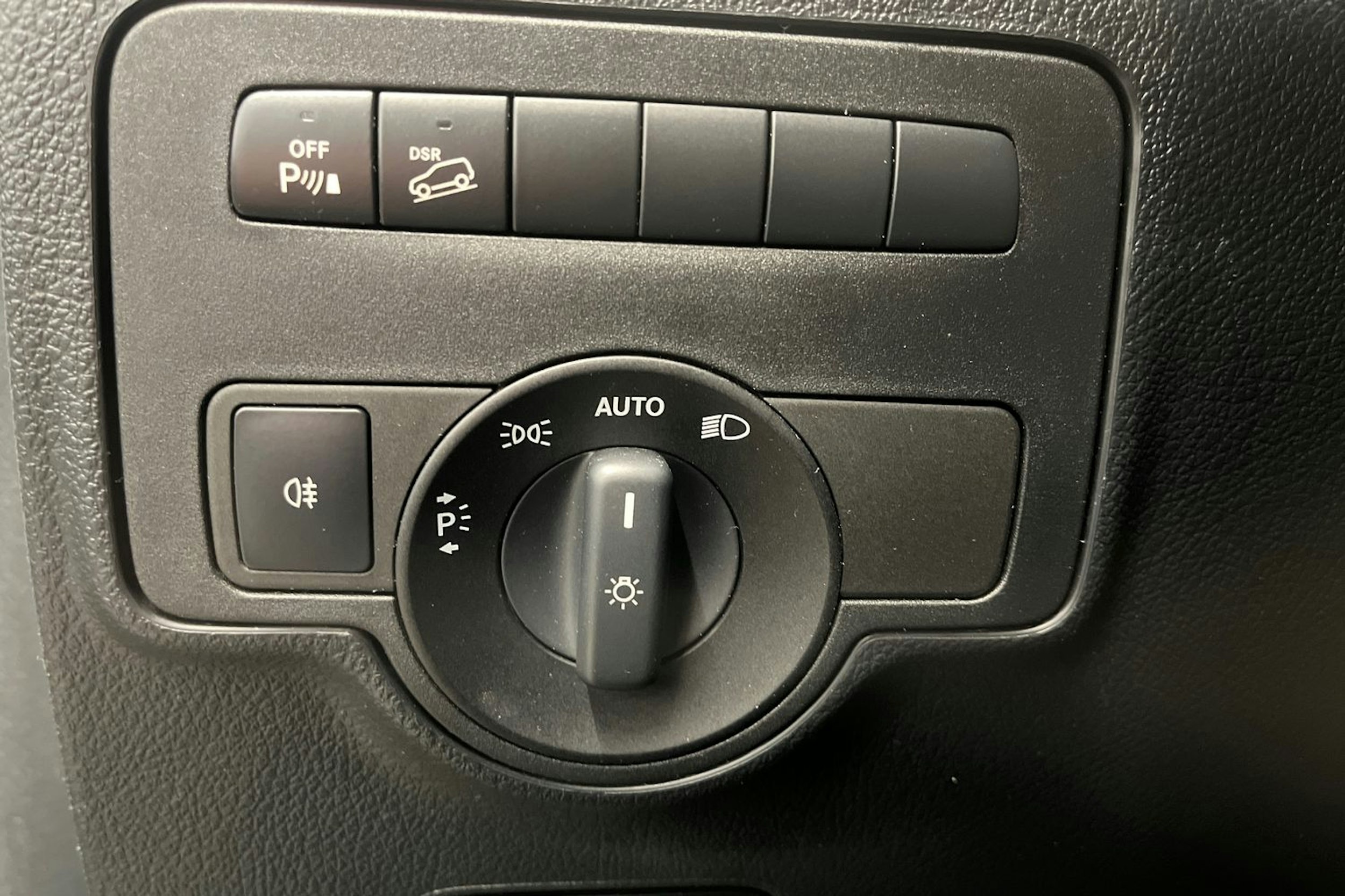 valkoinen Mercedes-Benz Vito 2020 kuva 29.
