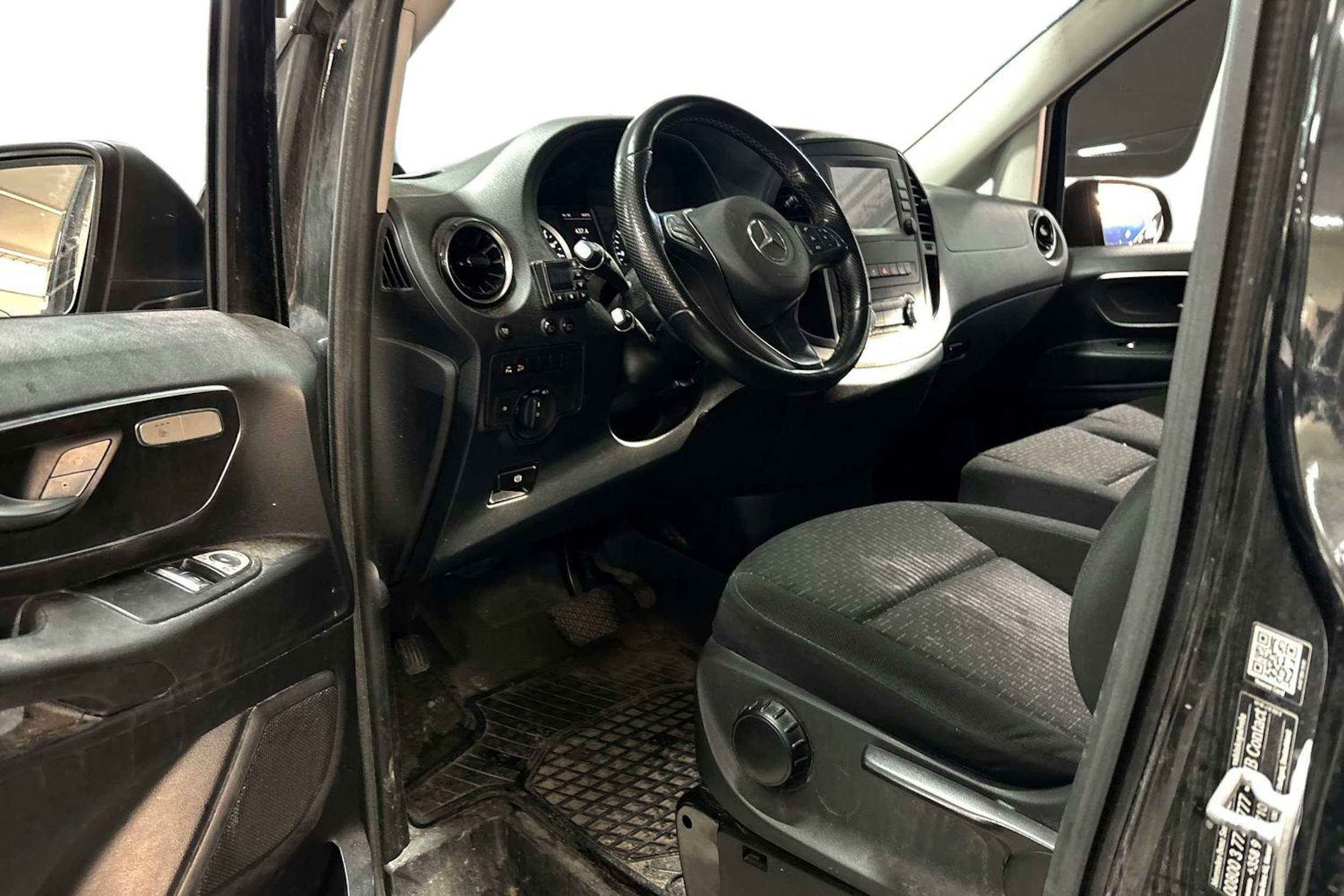 musta Mercedes-Benz Vito 2020 kuva 3.