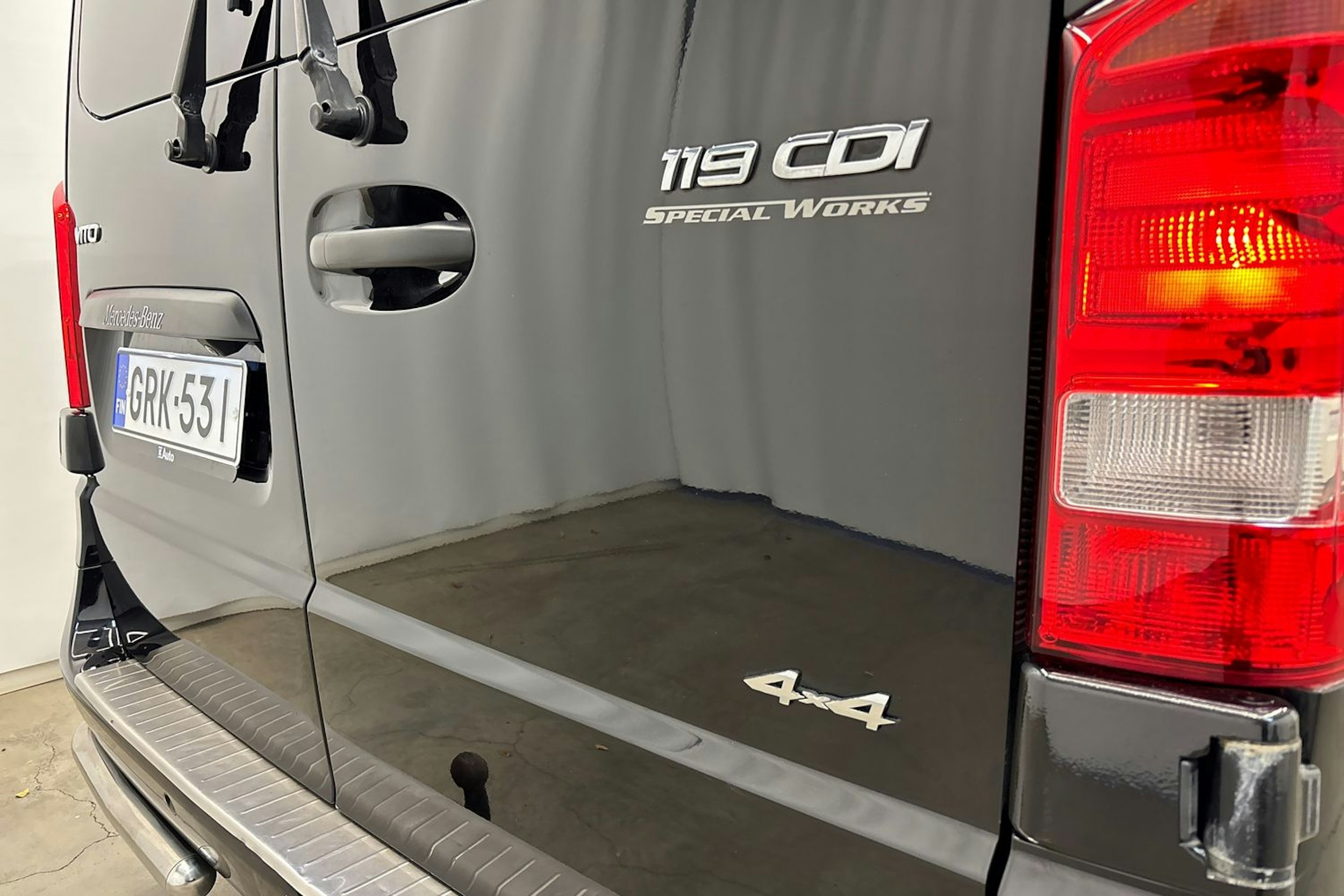 musta Mercedes-Benz Vito 2020 kuva 33.
