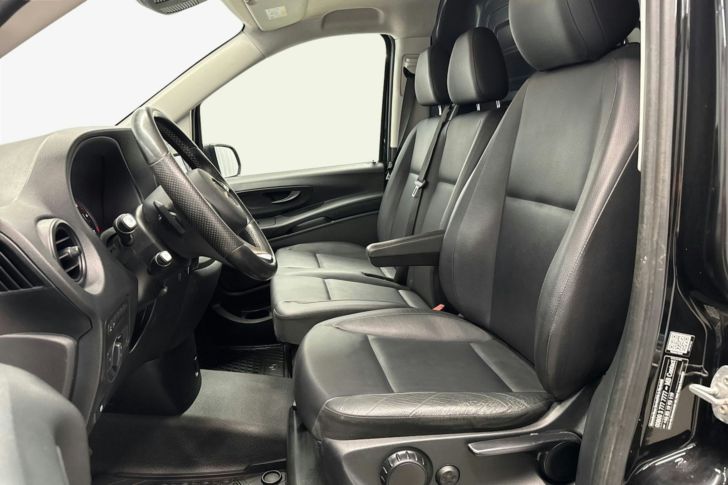 musta Mercedes-Benz Vito 2020 kuva 11.